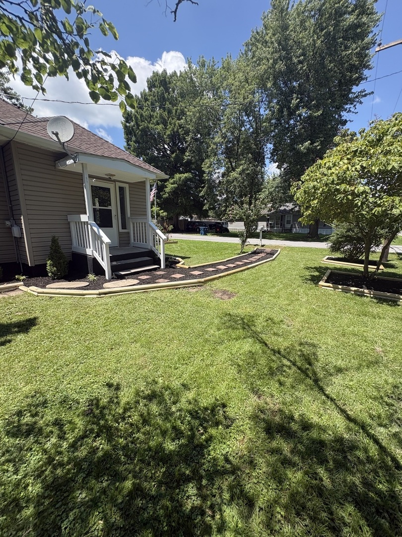 4th image of 709 N Locust St, Sesser, IL 62884 | MLS# 12708057