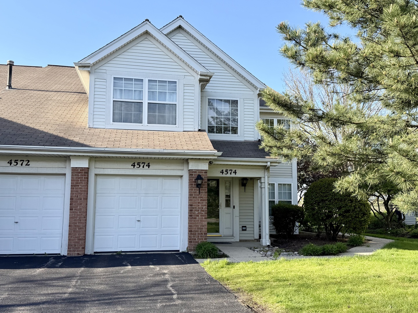 Homes for sale in Northbrook, IL | 4574 Concord Ln, Northbrook, IL 60062 | MLS# 12708061