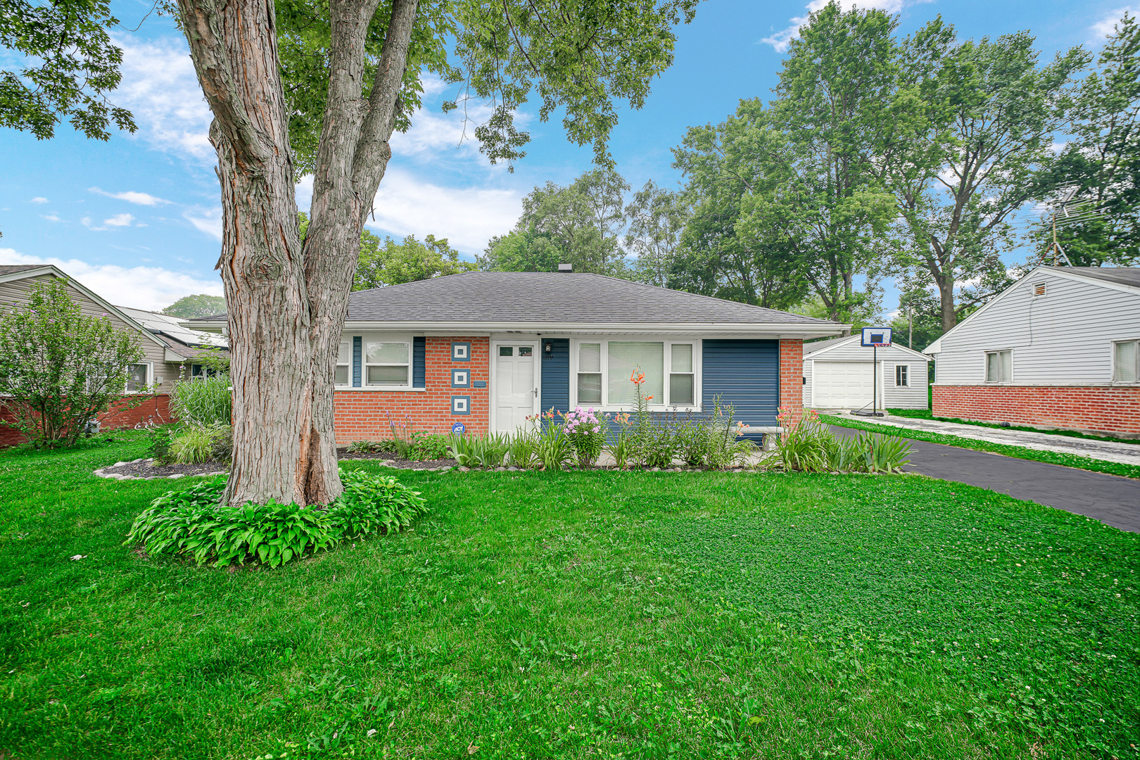 2nd image of 319 Sauganash St, Park Forest, IL 60466 | MLS# 12708077
