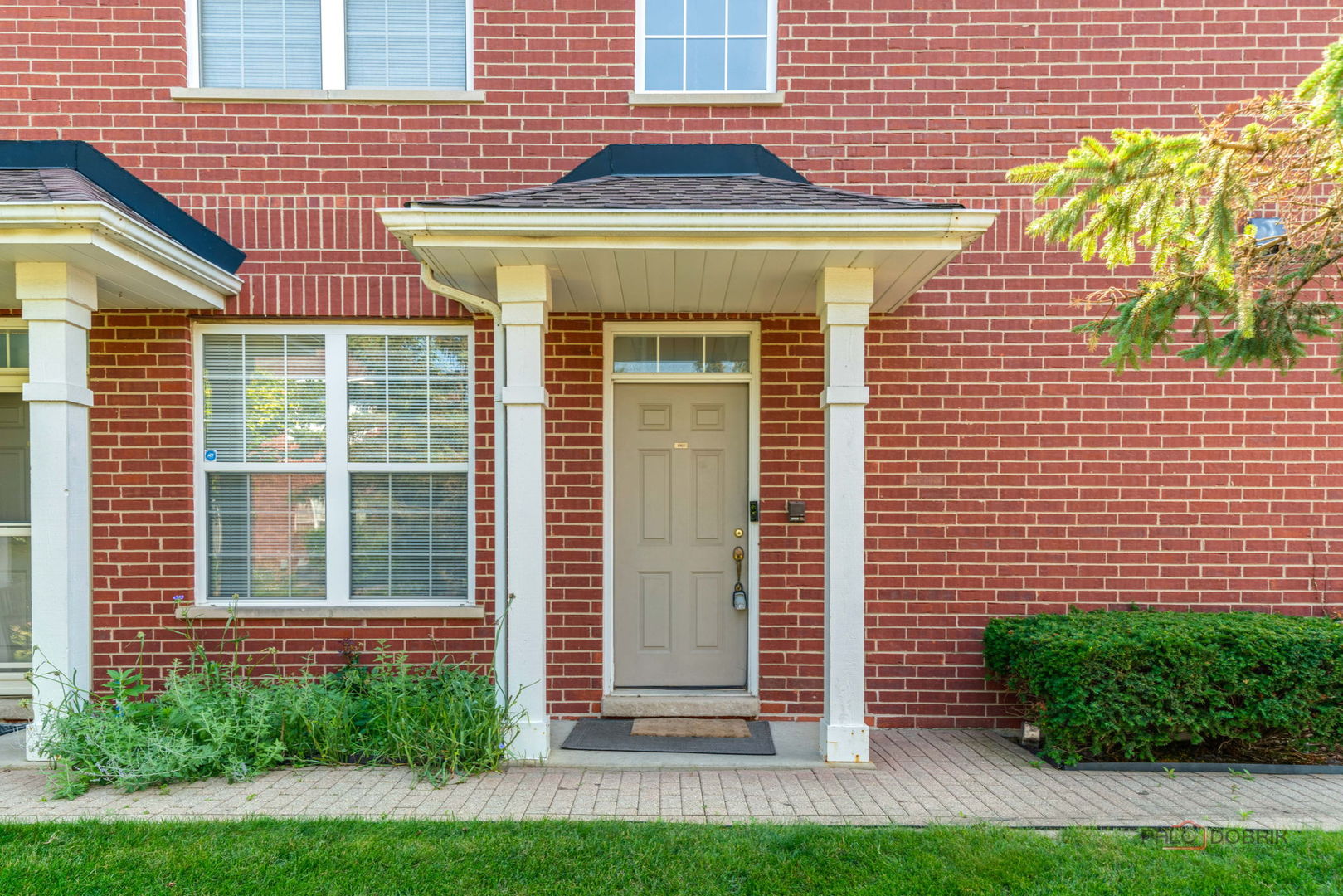 Homes for sale in Northbrook, IL | 1002 Kensington Dr, Northbrook, IL 60062 | MLS# 12708099