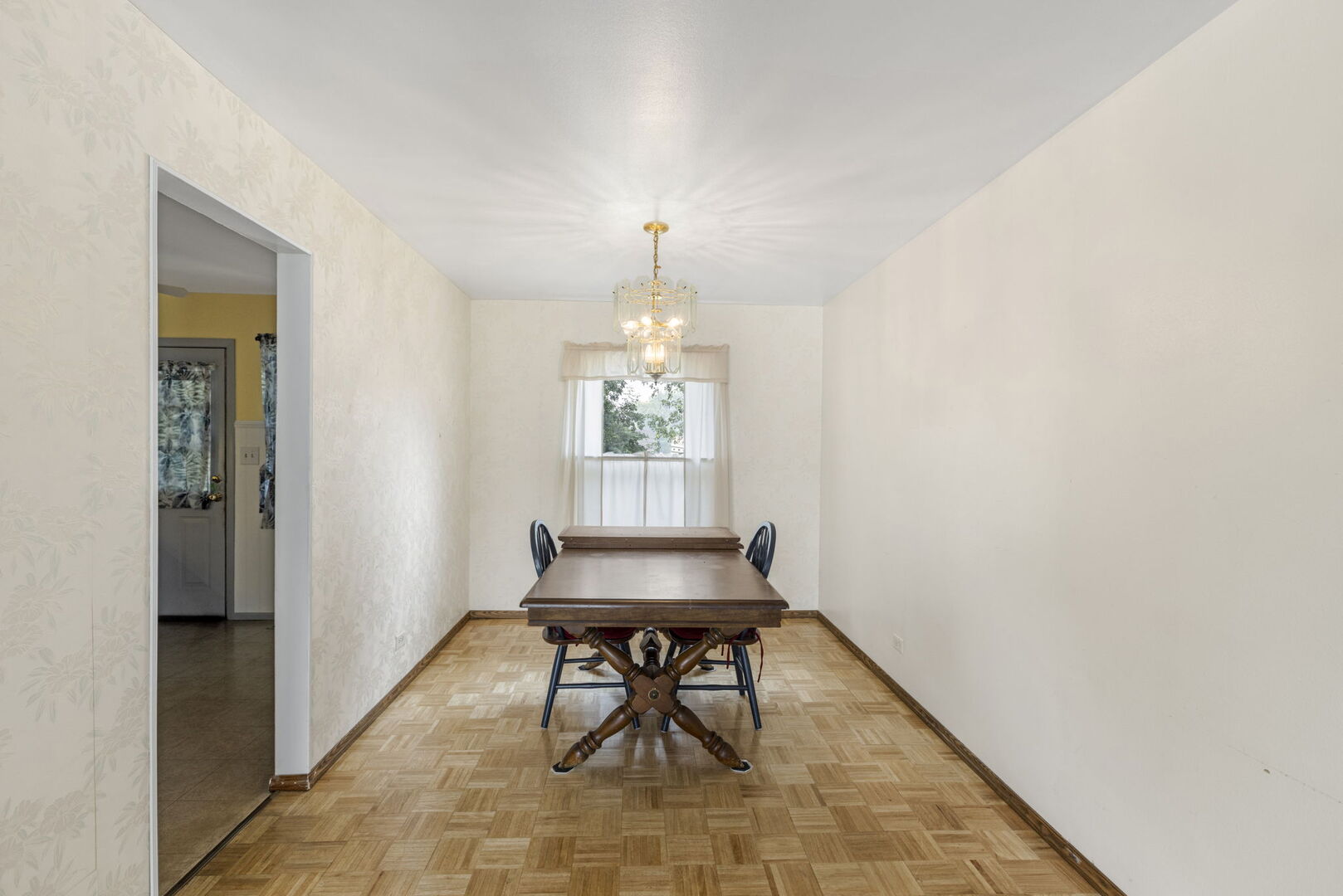 4th image of 610 W Burning Tree Ln, Arlington Heights, IL 60004 | MLS# 12708148