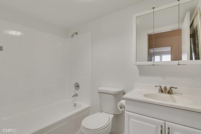 Homes for sale in Palatine, IL | 1 Renaissance Place, Palatine, IL 60067 | Houzeo