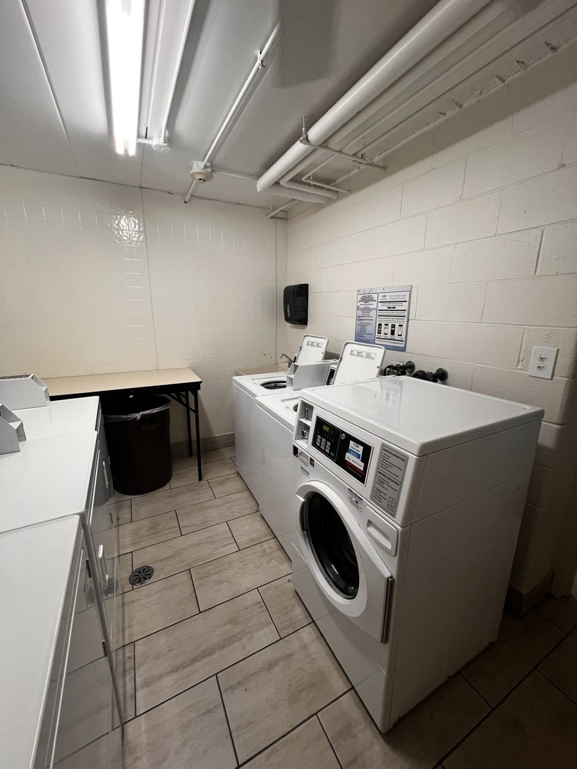 2nd image of 1056 N Mill St, Naperville, IL 60563