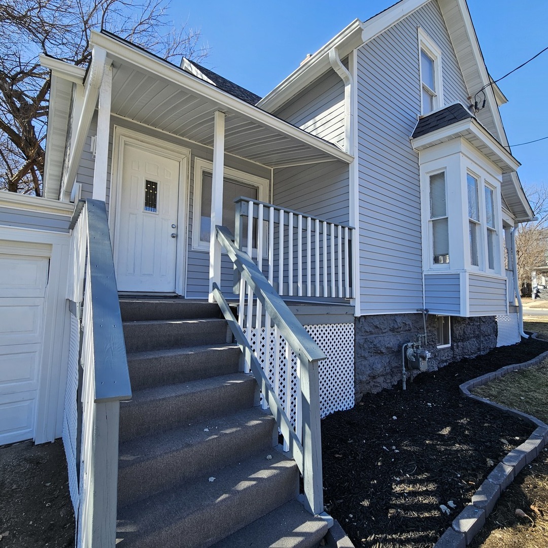 3rd image of 945 North Ave, Rockford, IL 61103 | MLS# 12708210