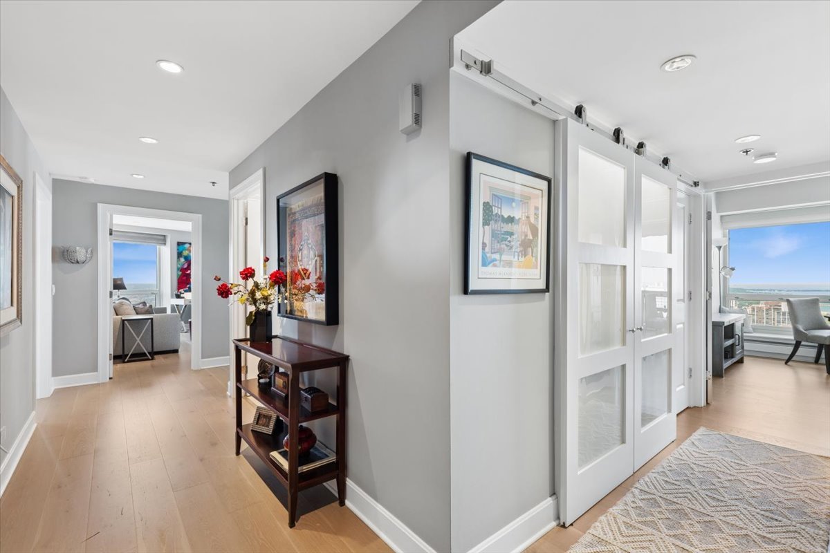 4th image of 57 E Delaware Pl #3905, Chicago, IL 60611 | MLS# 12708214