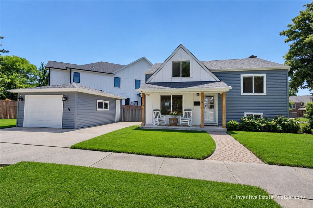 Homes for sale in Elmhurst, IL | 331 W Hillside Ave, Elmhurst, IL 60126 | MLS# 12708290