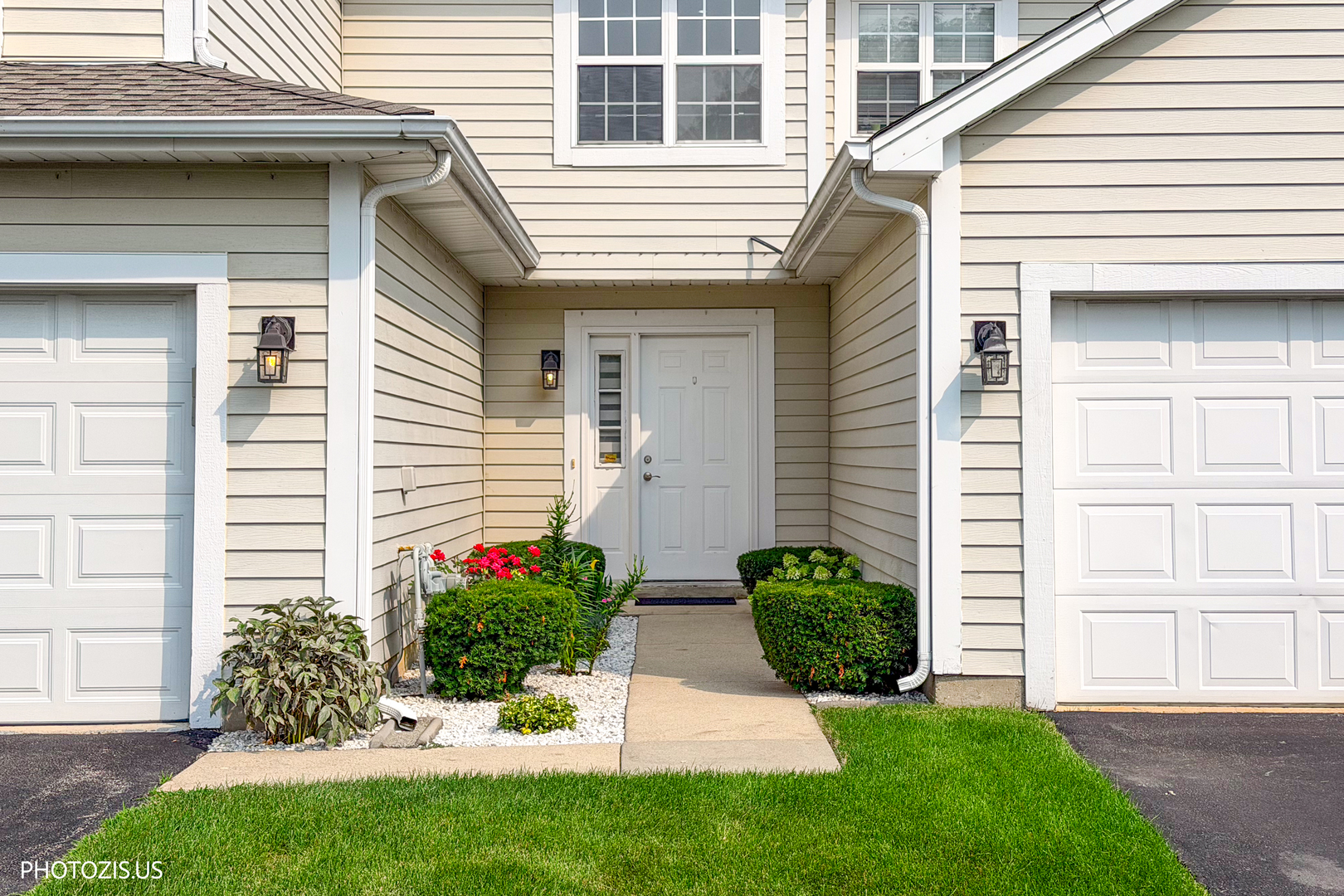 Homes for sale in Bartlett, IL | 1250 Dunamon Dr #1250, Bartlett, IL 60103 | MLS# 12708338