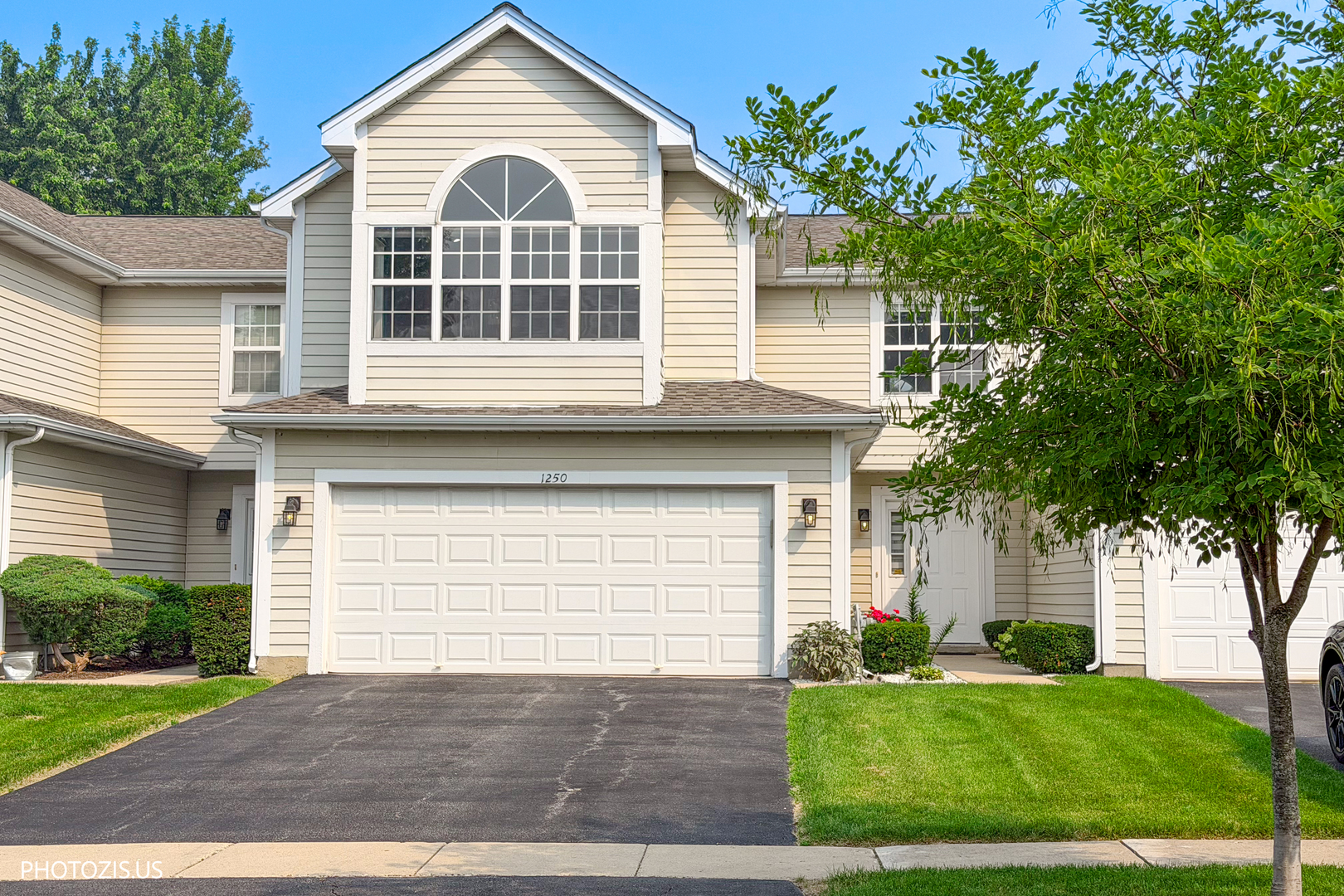 Homes for sale in Bartlett, IL | 1250 Dunamon Dr #1250, Bartlett, IL 60103 | MLS# 12708338
