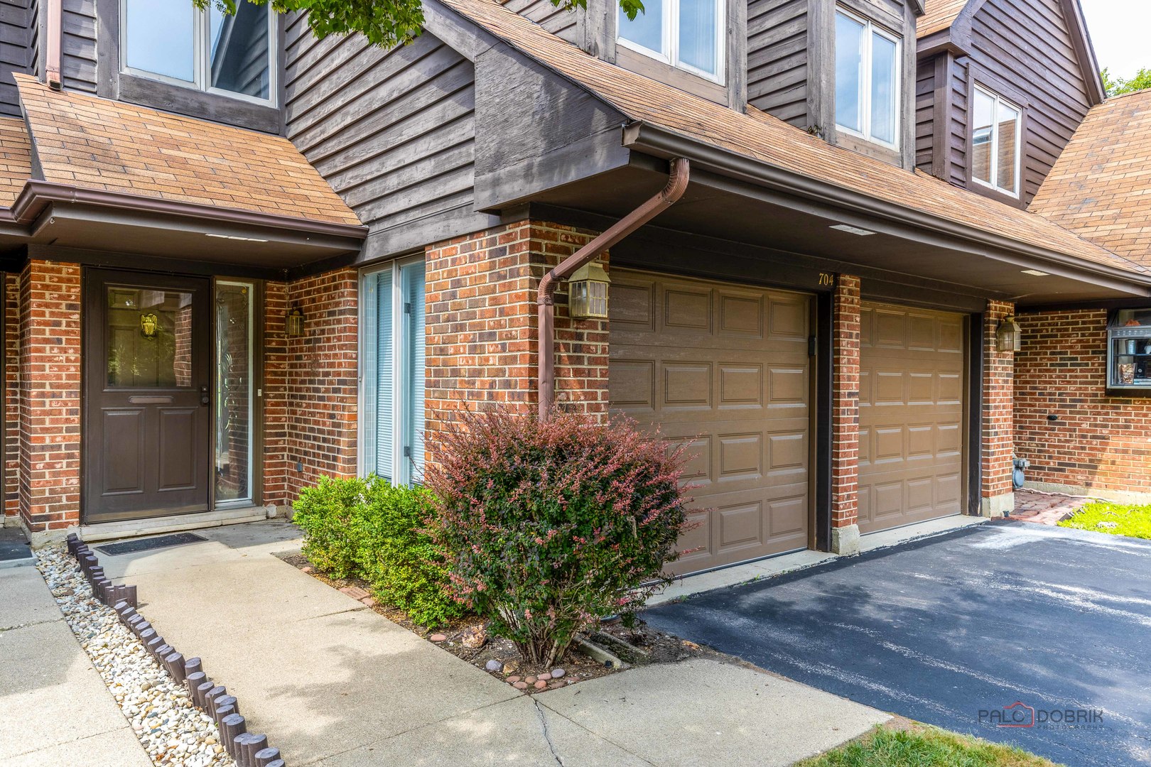 Homes for sale in Northbrook, IL | 704 Picardy Cir, Northbrook, IL 60062 | MLS# 12708350