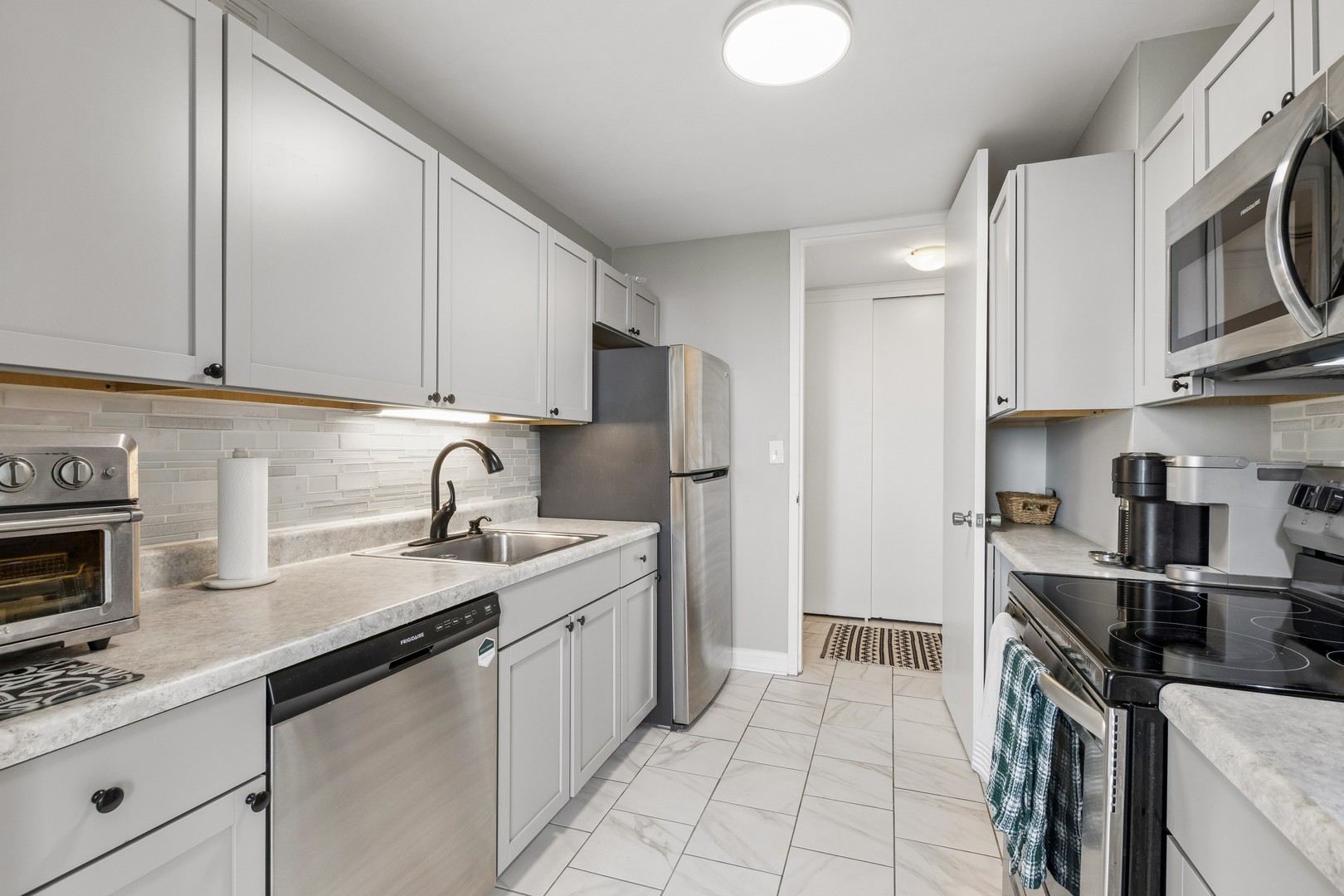 3rd image of 2626 N Lakeview Ave #1002, Chicago, IL 60614 | MLS# 12708354