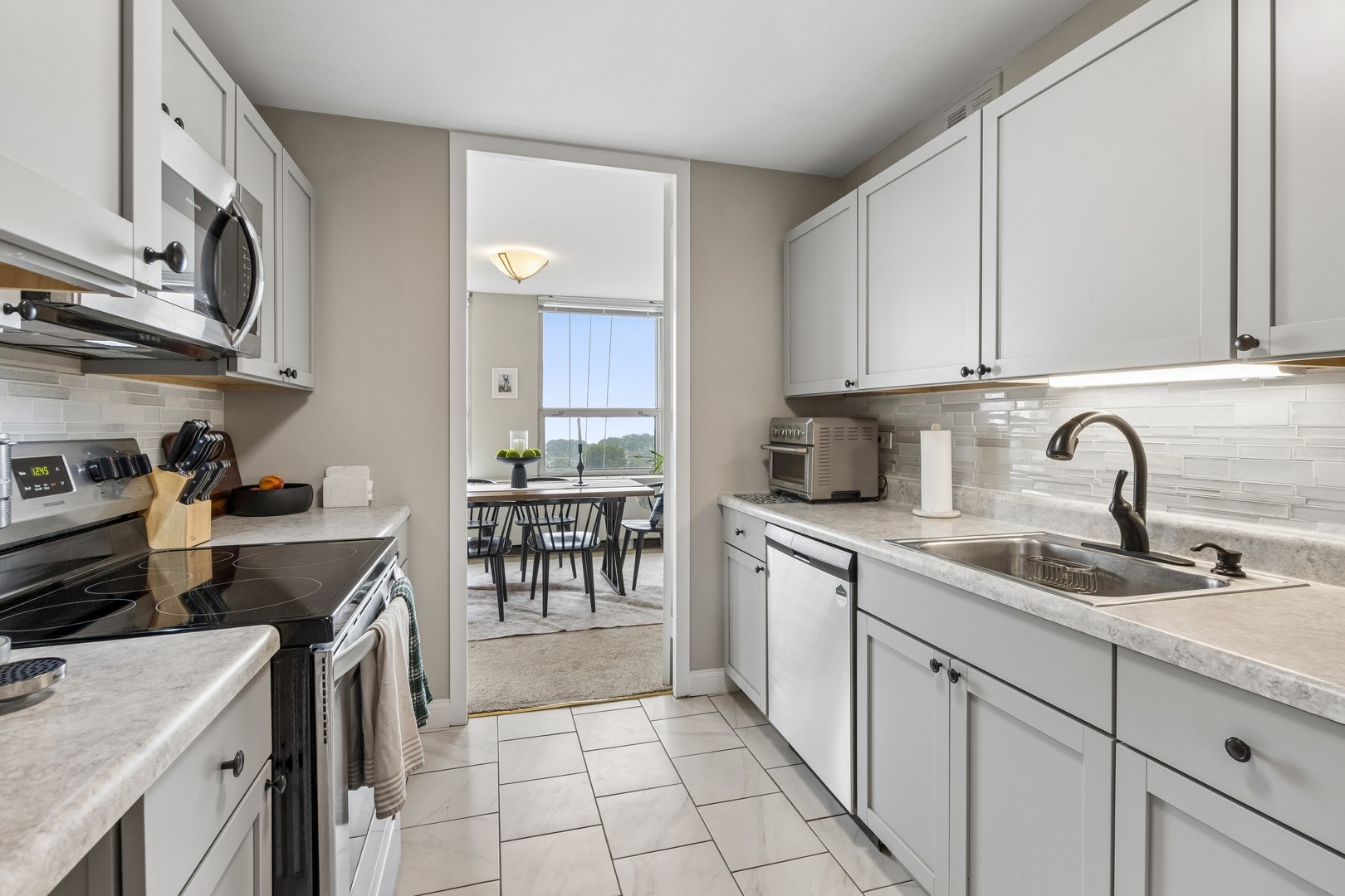 2nd image of 2626 N Lakeview Ave #1002, Chicago, IL 60614 | MLS# 12708354