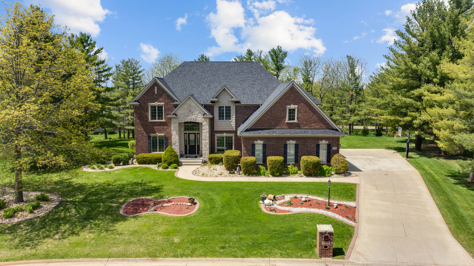 Homes for sale in Roscoe, IL | 7418 Timber Ridge Rd, Roscoe, IL 61073 | MLS# 12708369