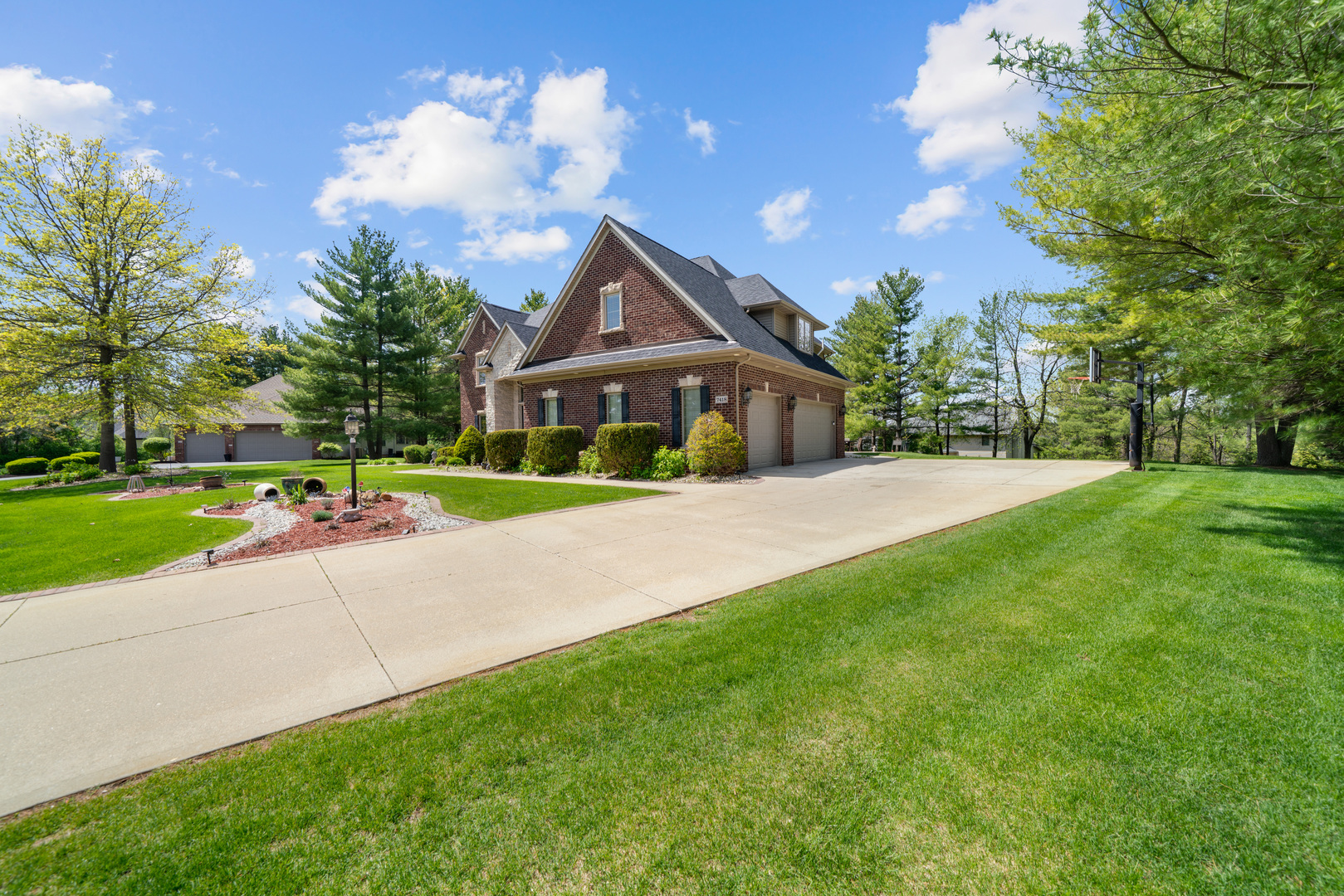 Homes for sale in Roscoe, IL | 7418 Timber Ridge Rd, Roscoe, IL 61073 | MLS# 12708369