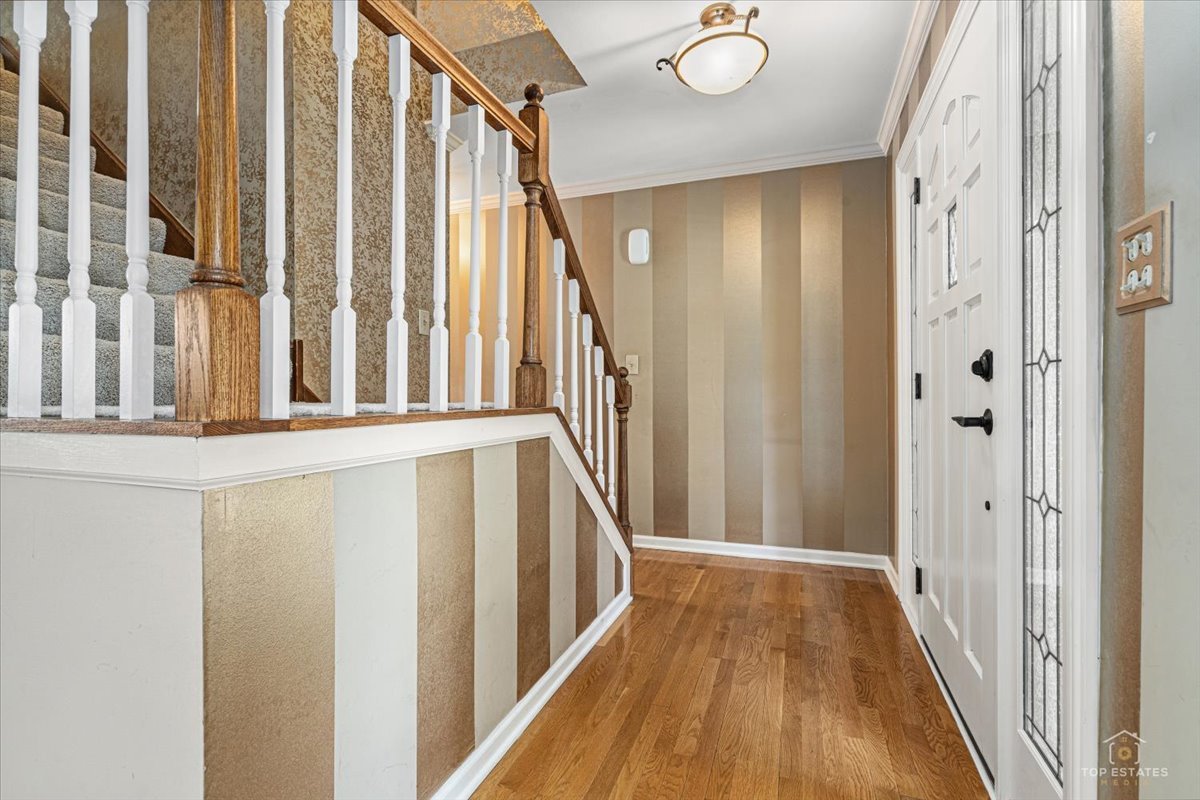 3rd image of 1875 Hawk Ln, Elk Grove Village, IL 60007 | MLS# 12708410