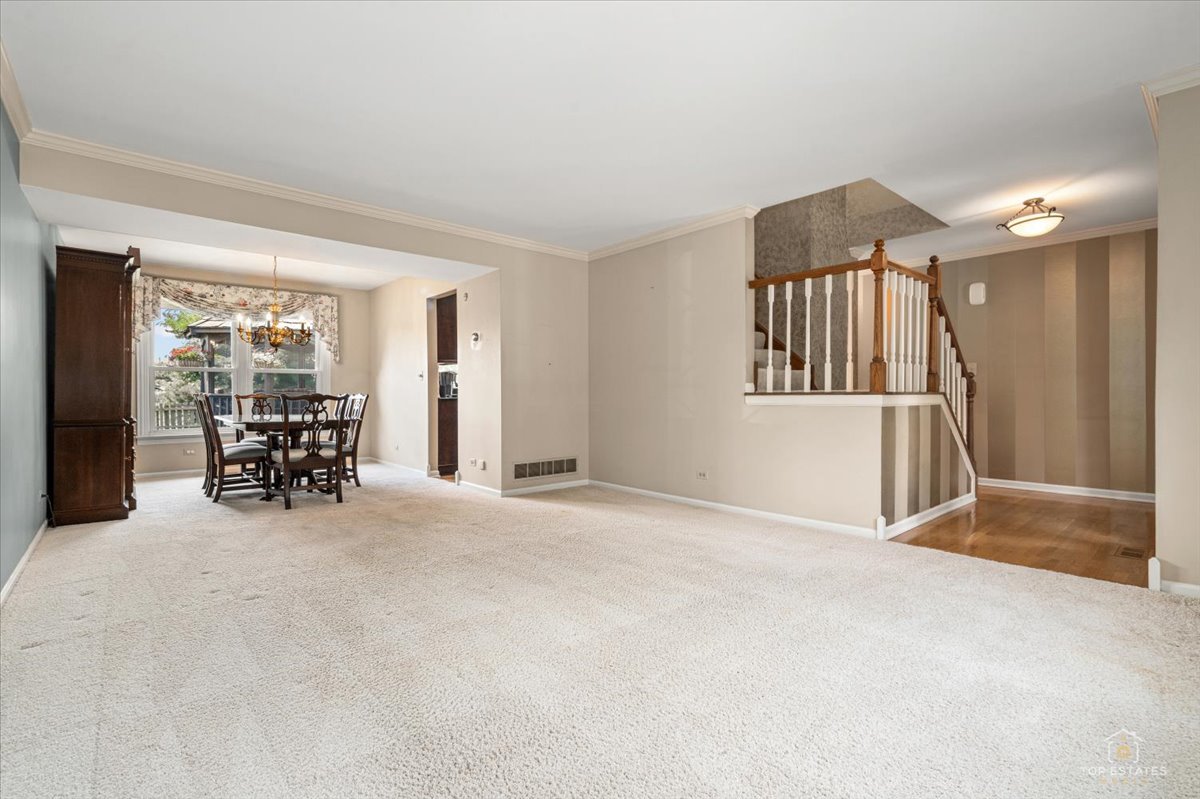 5th image of 1875 Hawk Ln, Elk Grove Village, IL 60007 | MLS# 12708410