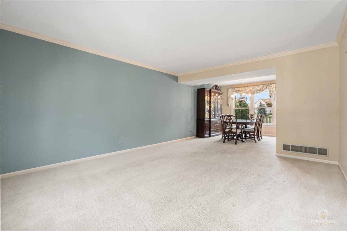 4th image of 1875 Hawk Ln, Elk Grove Village, IL 60007 | MLS# 12708410