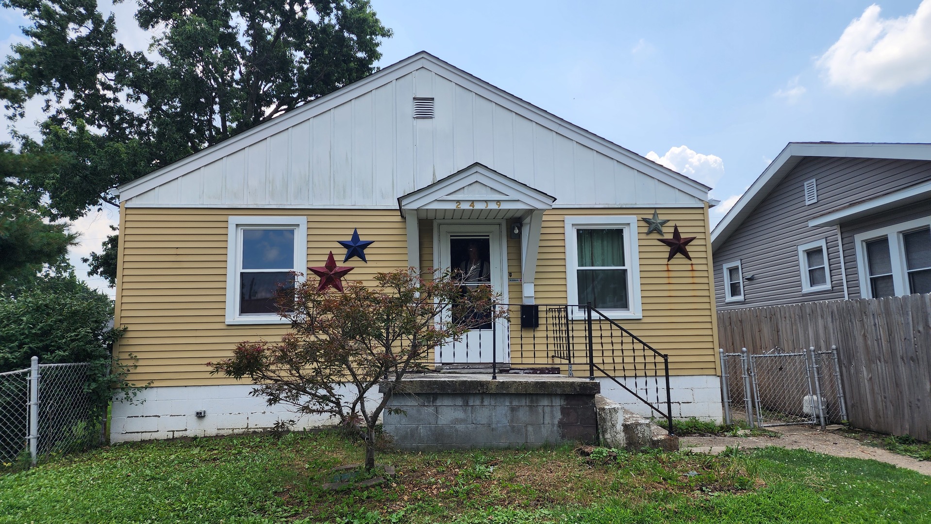 Homes for sale in Decatur, IL | 2409 E Main St, Decatur, IL 62521 | MLS# 12708471