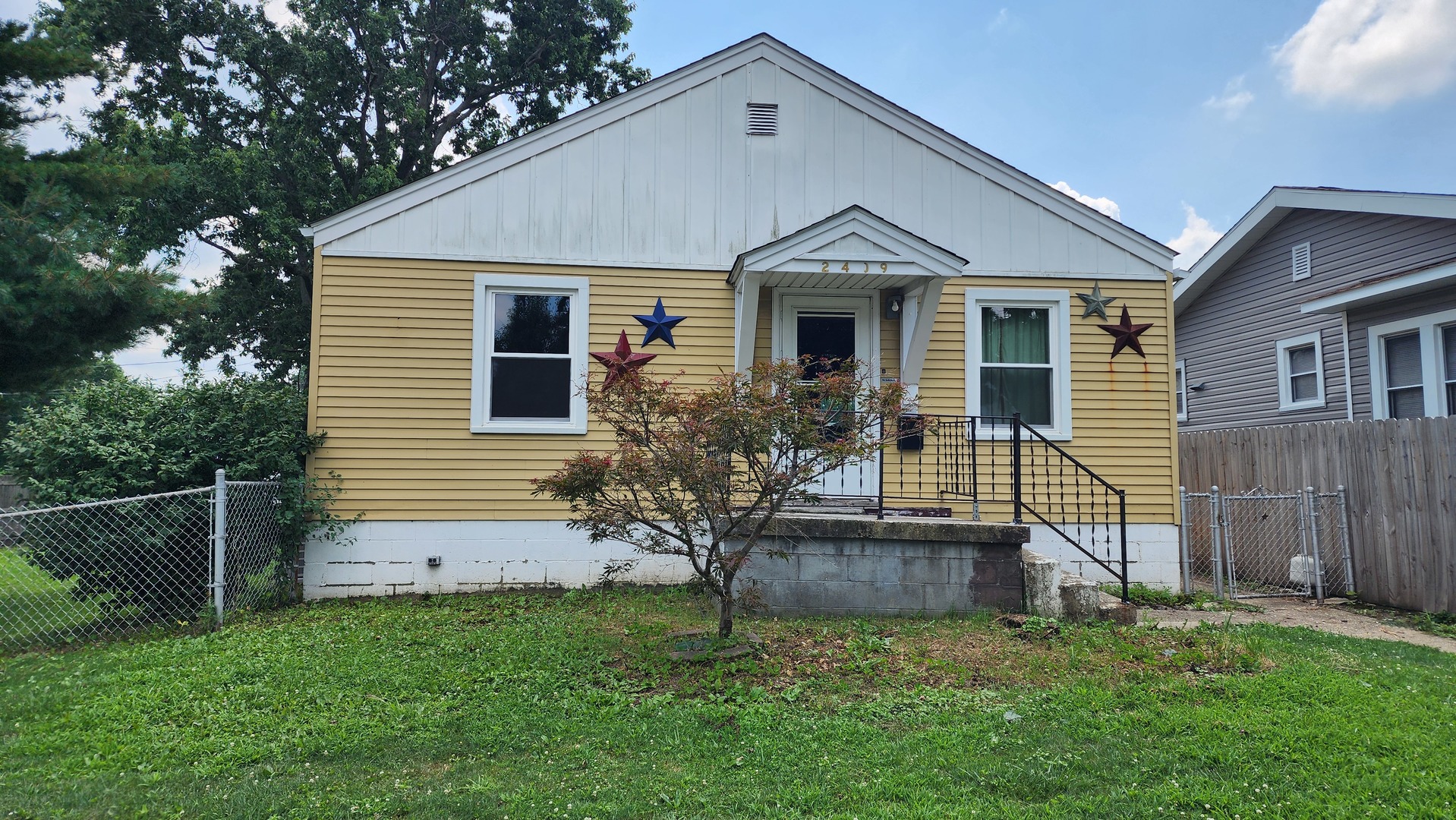 Homes for sale in Decatur, IL | 2409 E Main St, Decatur, IL 62521 | MLS# 12708471