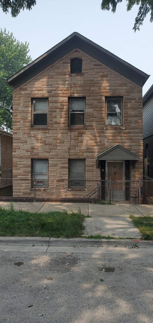 Homes for sale in Chicago, IL | 2704 S Hillock Ave, Chicago, IL 60608 | MLS# 12708488