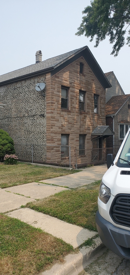 Homes for sale in Chicago, IL | 2704 S Hillock Ave, Chicago, IL 60608 | MLS# 12708488