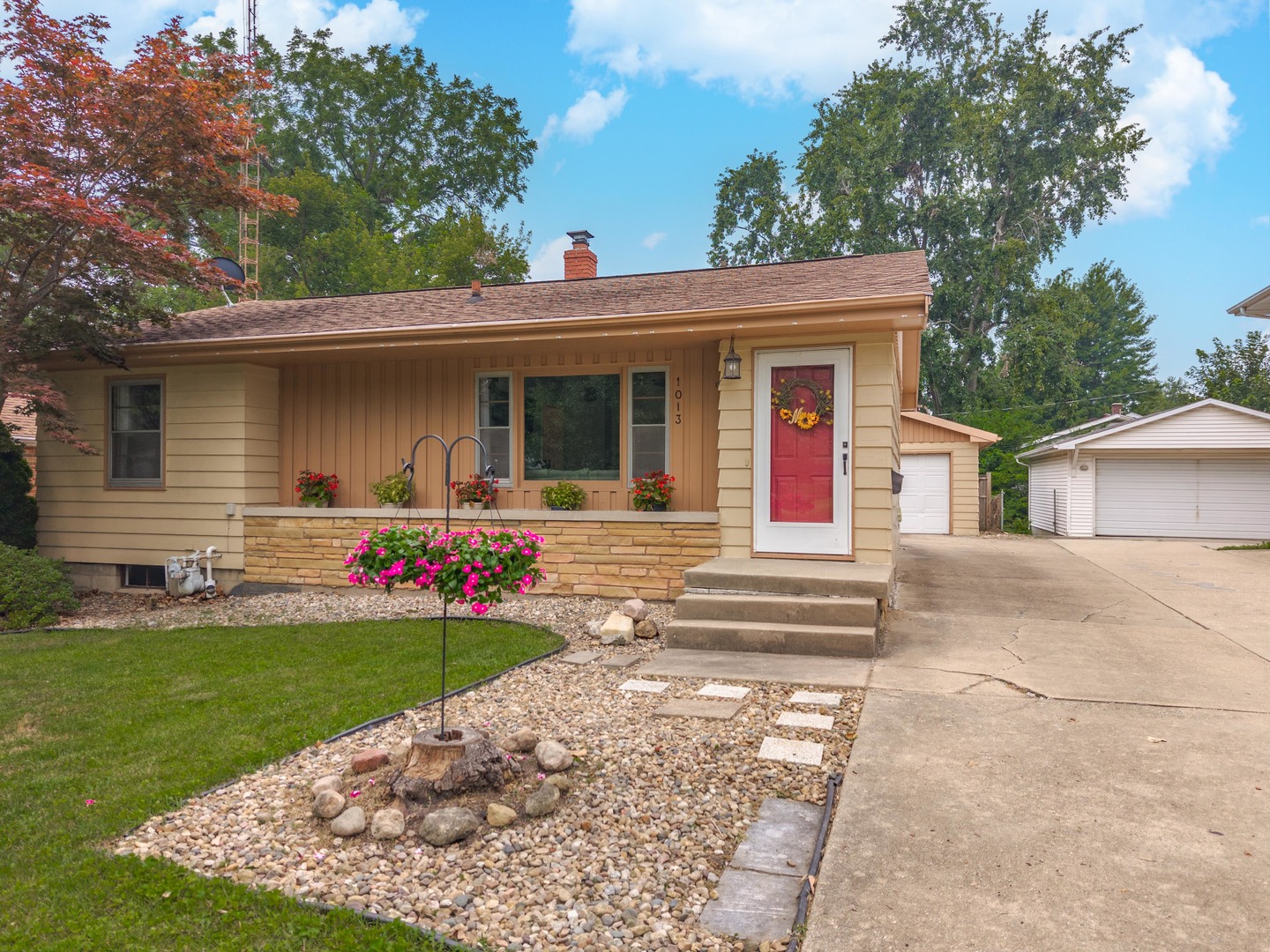 Homes for sale in Normal, IL | 1013 N Walnut St, Normal, IL 61761 | MLS# 12708492
