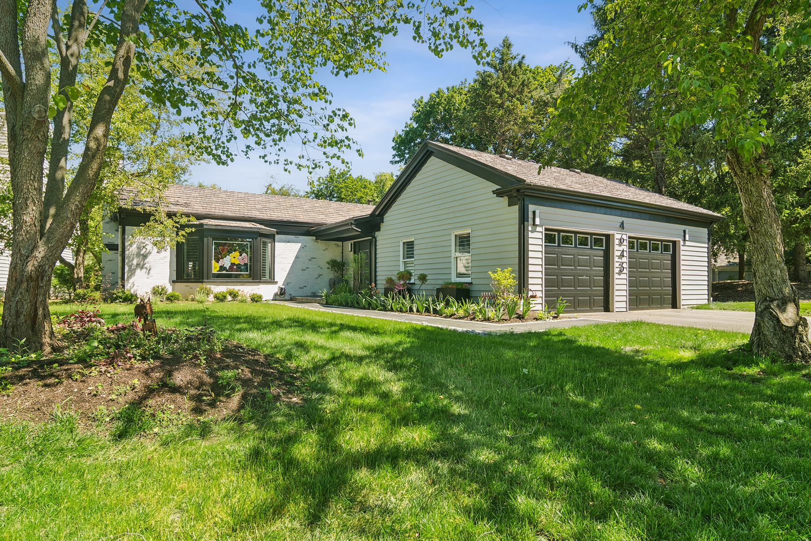 1st image of 4643 Lake Point Cir, Long Grove, IL 60047 | MLS# 12708532