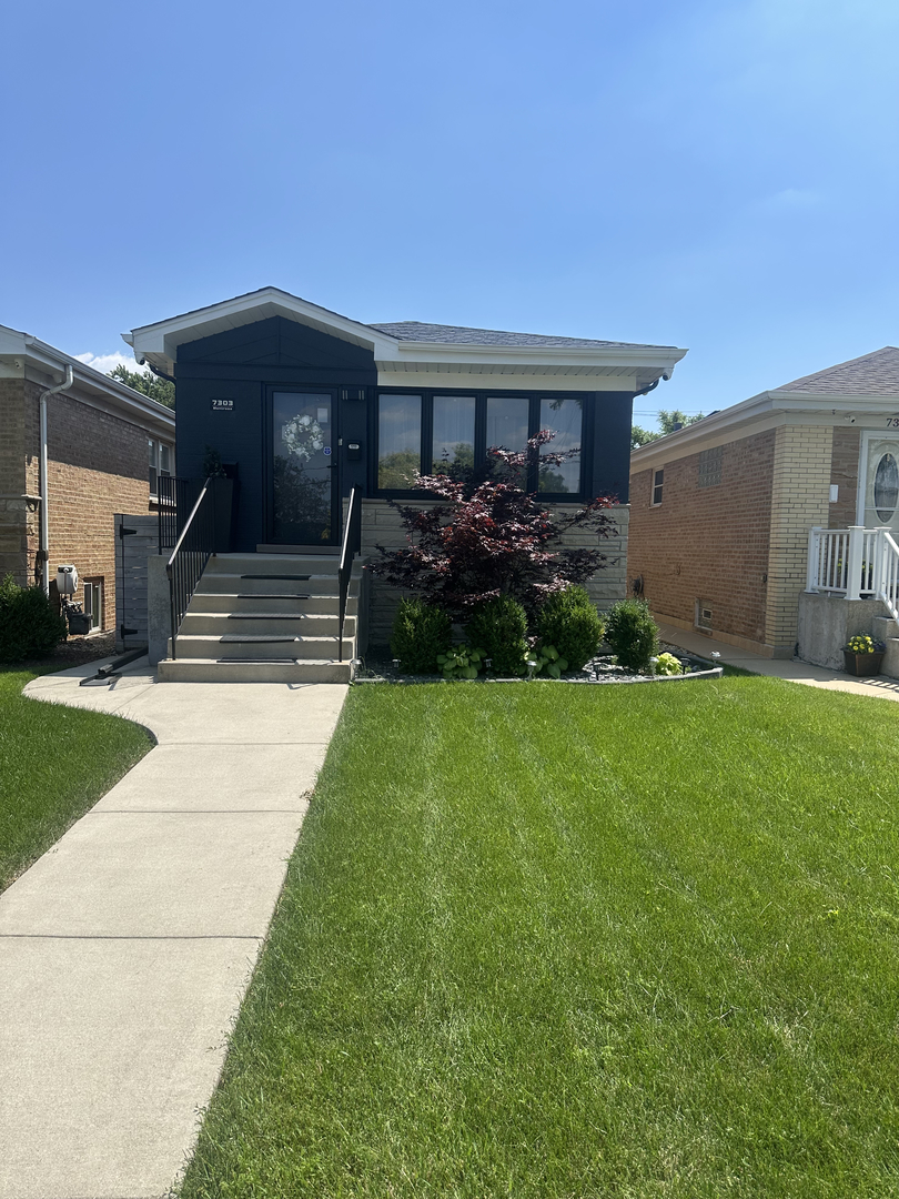 Homes for sale in Norridge, IL | 7303 W Montrose Ave, Norridge, IL 60706 | MLS# 12708569
