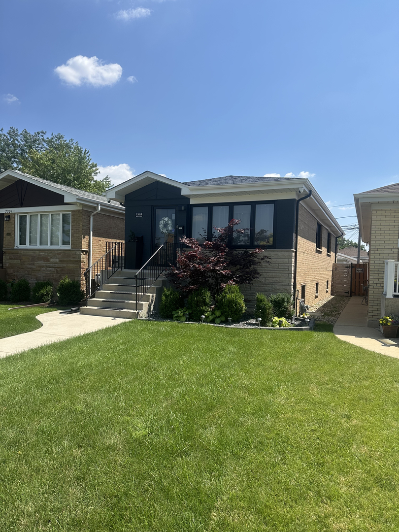 Homes for sale in Norridge, IL | 7303 W Montrose Ave, Norridge, IL 60706 | MLS# 12708569