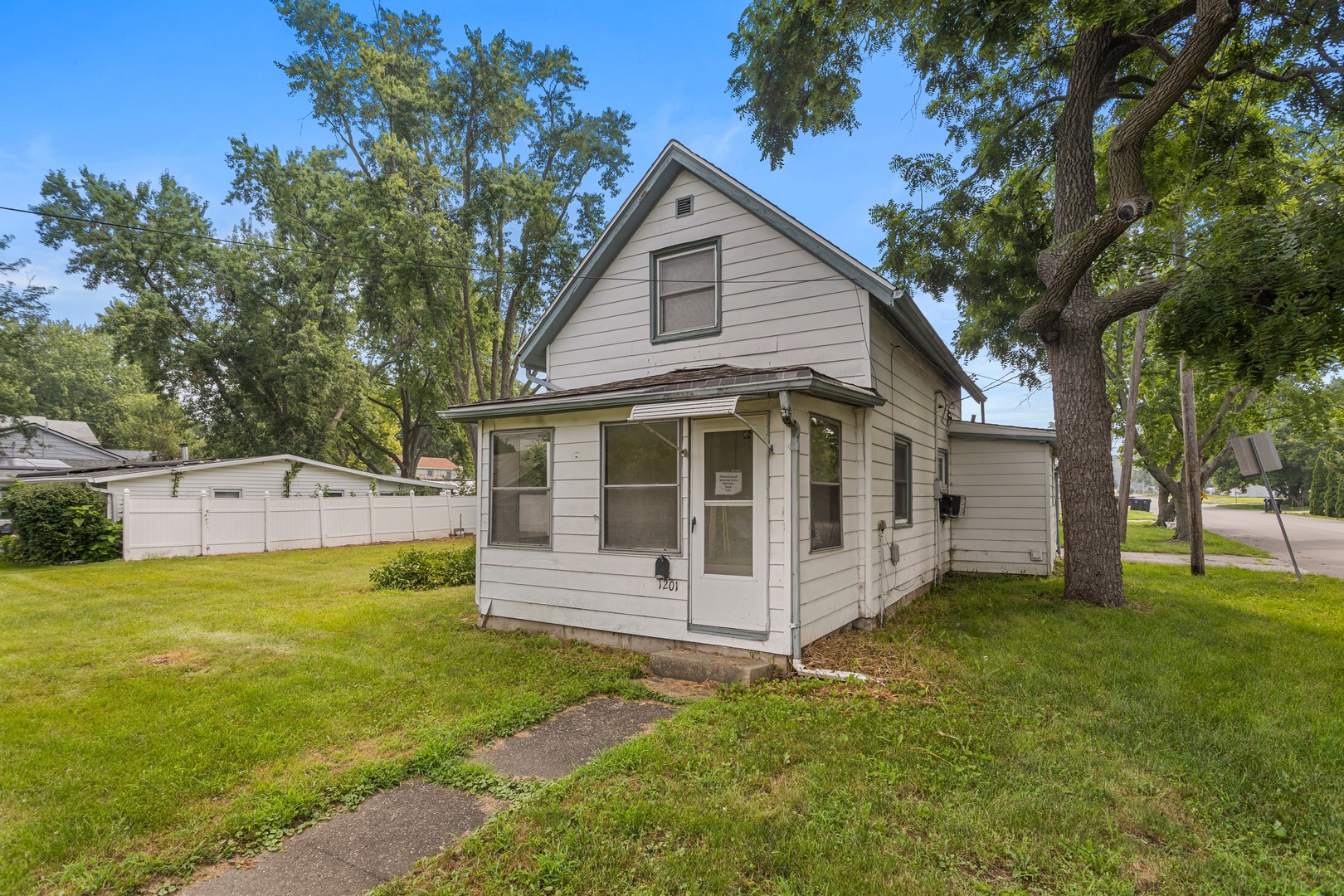 2nd image of 1201 Rosney Ave, Bloomington, IL 61701 | MLS# 12708572