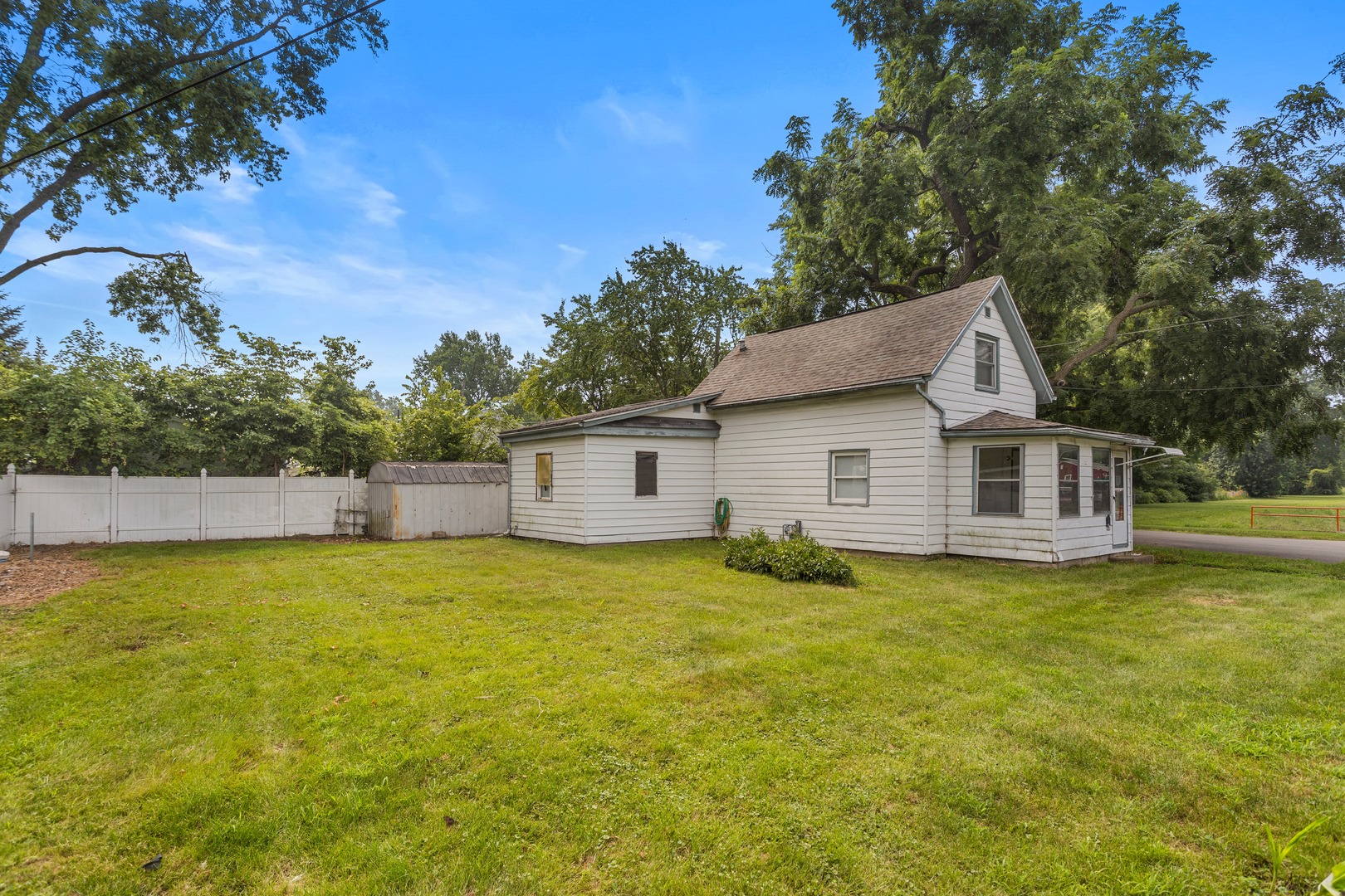3rd image of 1201 Rosney Ave, Bloomington, IL 61701 | MLS# 12708572
