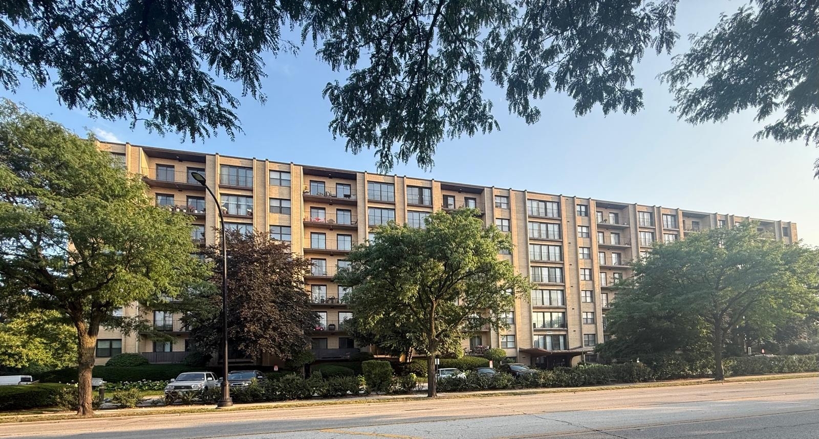 1st image of 4601 W Touhy Ave #506, Lincolnwood, IL 60712 | MLS# 12708577