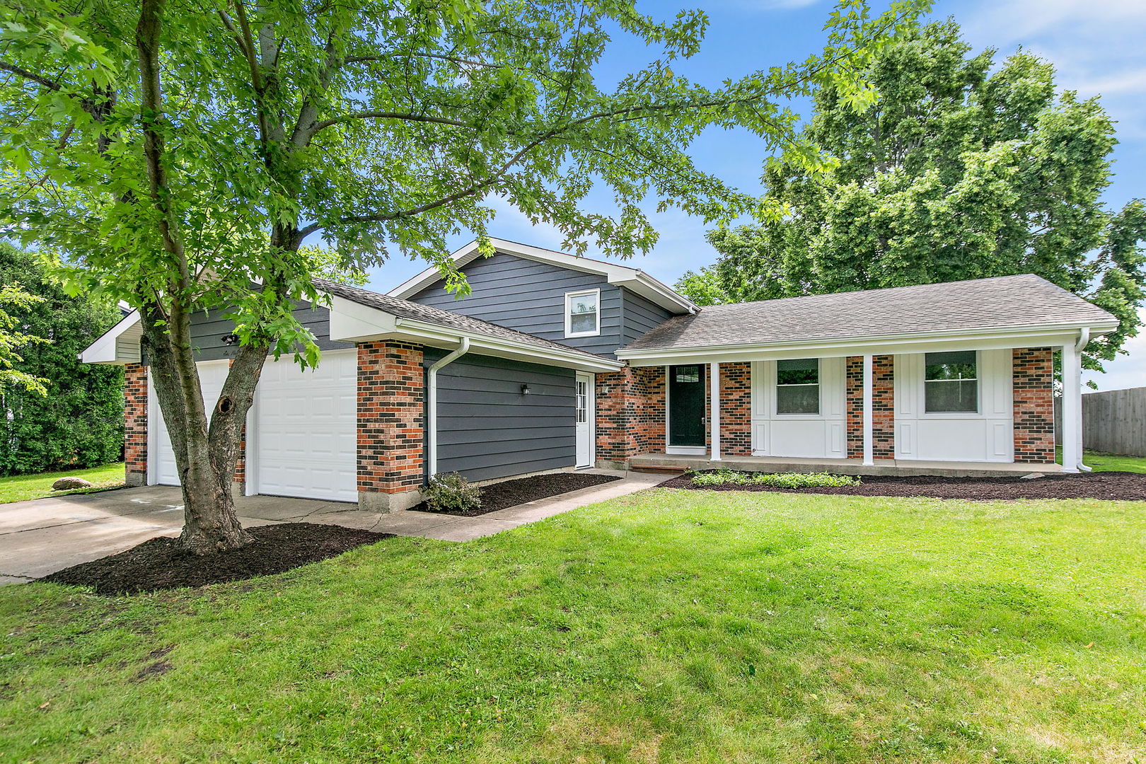 Homes for sale in Crystal Lake, IL | 619 Dartmoor Dr, Crystal Lake, IL 60014 | MLS# 12708601