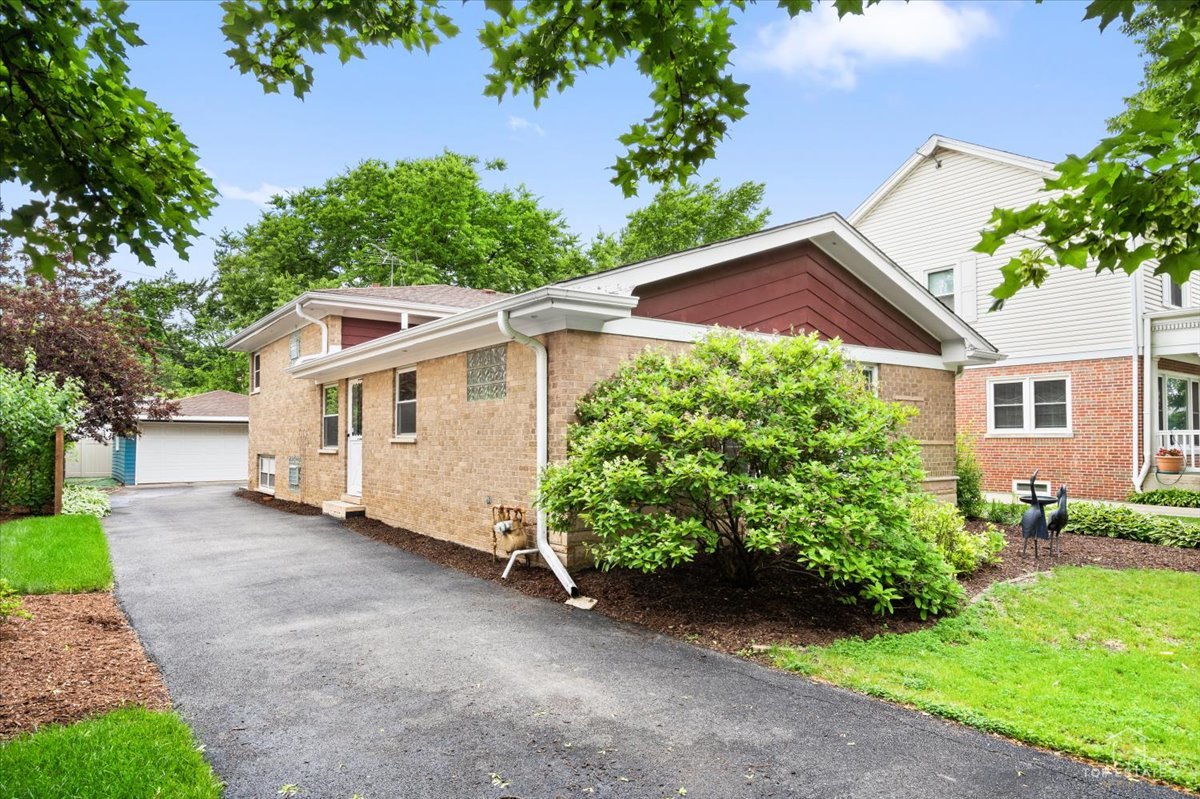 Homes for sale in Park Ridge, IL | 532 N Redfield Ct, Park Ridge, IL 60068 | MLS# 12708606