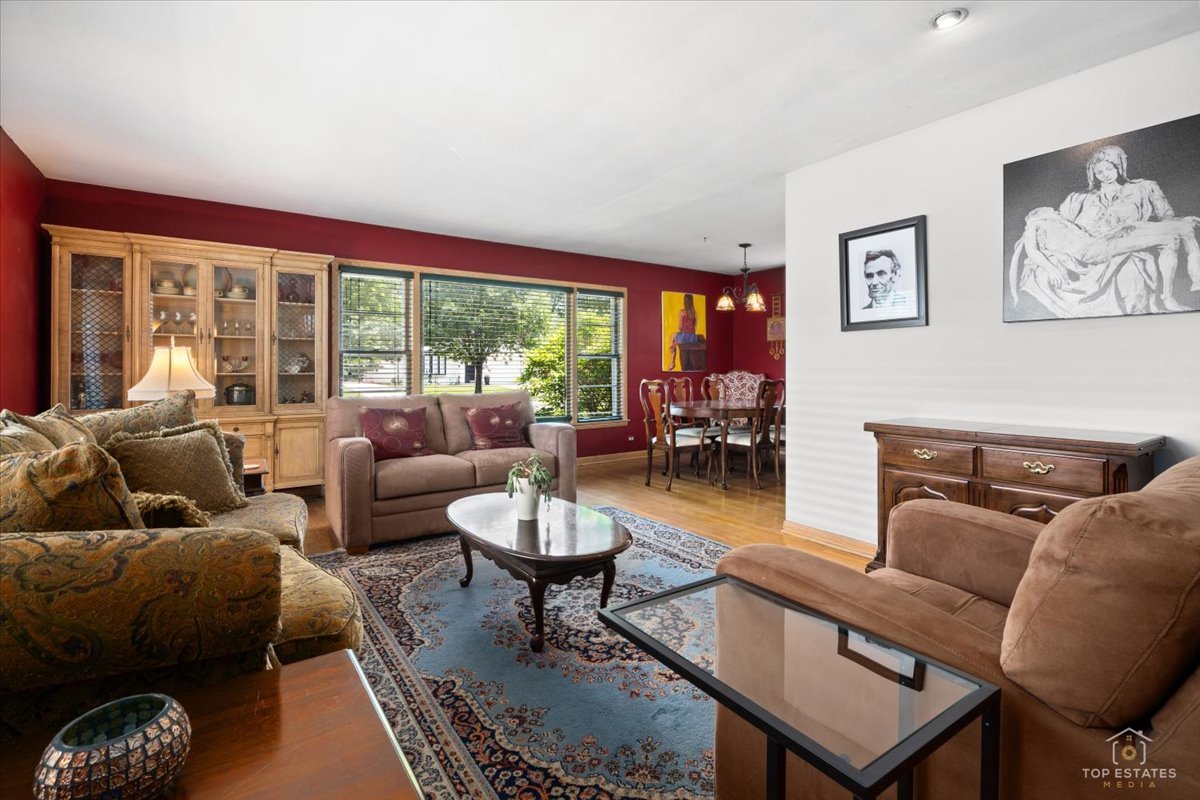 Homes for sale in Park Ridge, IL | 532 N Redfield Ct, Park Ridge, IL 60068 | MLS# 12708606