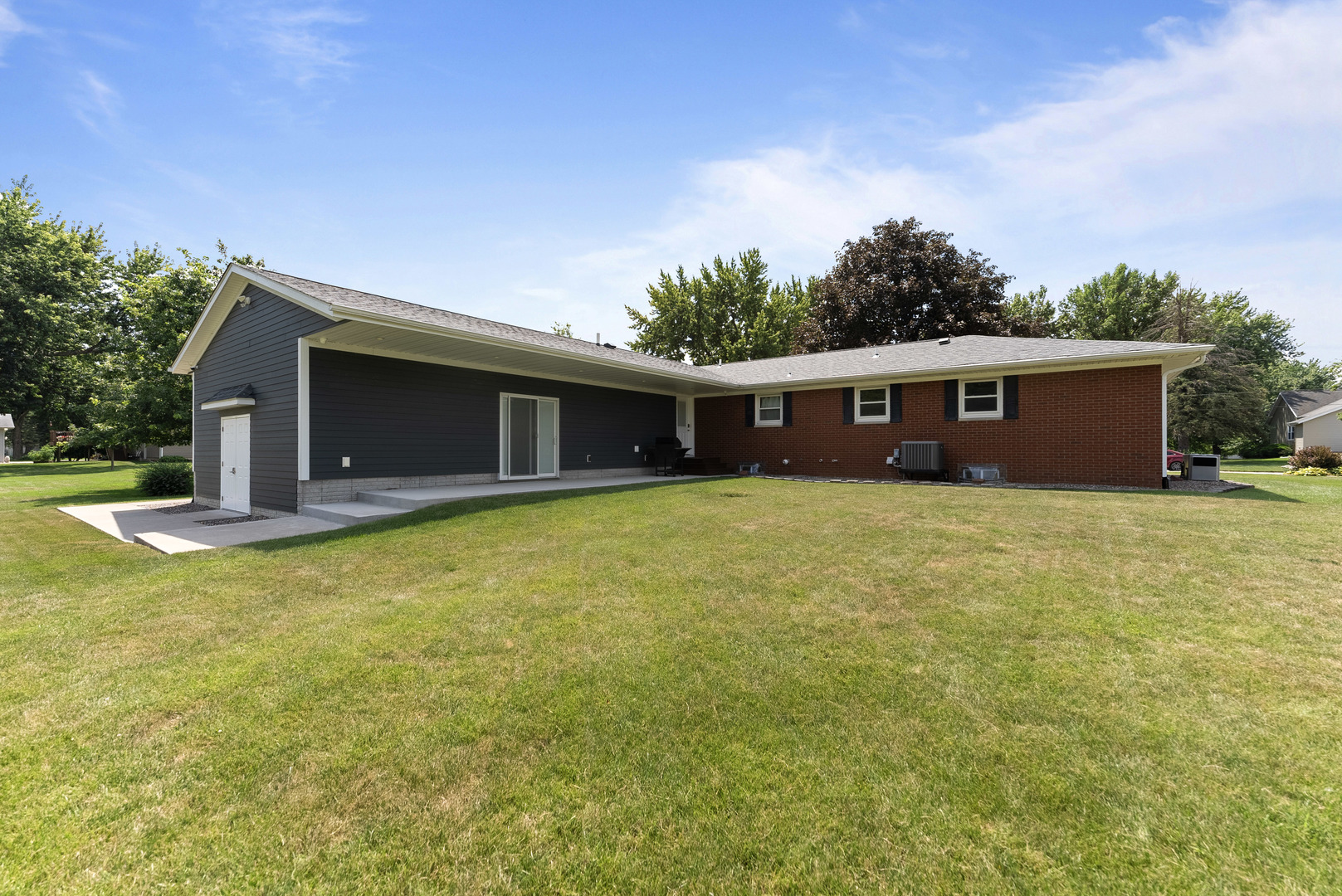 Homes for sale in Coal Valley, IL | 58 Douglas Dr, Coal Valley, IL 61240 | MLS# 12708613