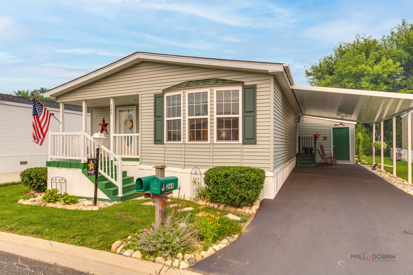 Homes for sale in Crystal Lake, IL | 269 Forestview Dr, Crystal Lake, IL 60014 | MLS# 12708651