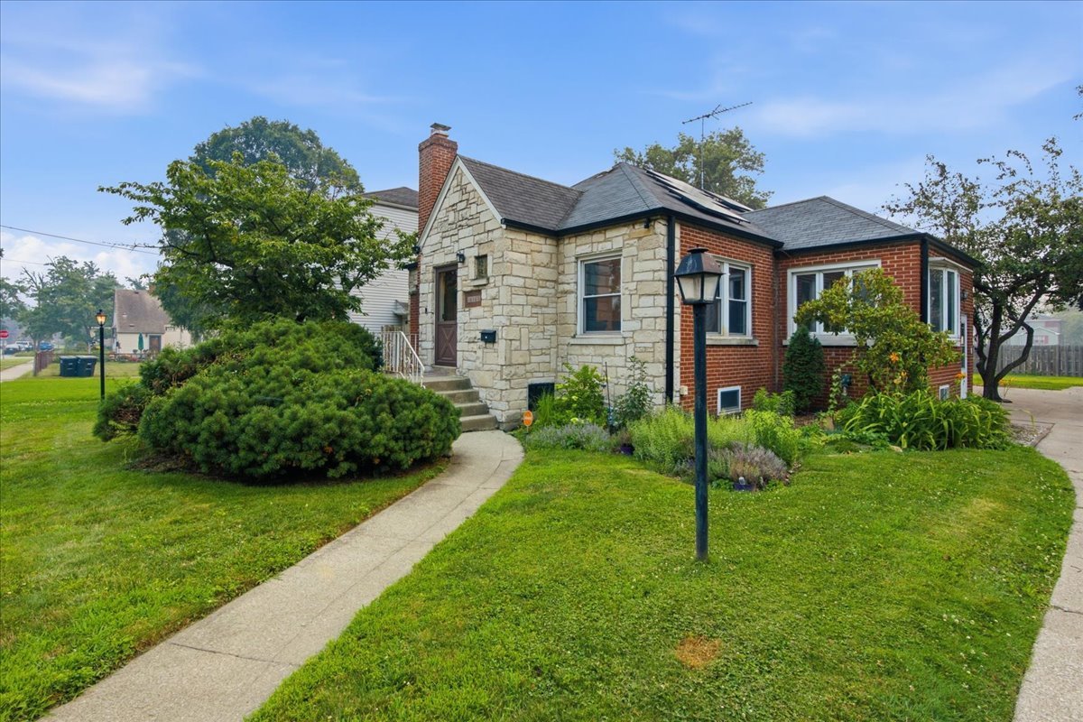 5th image of 18326 Walter St, Lansing, IL 60438 | MLS# 12708653