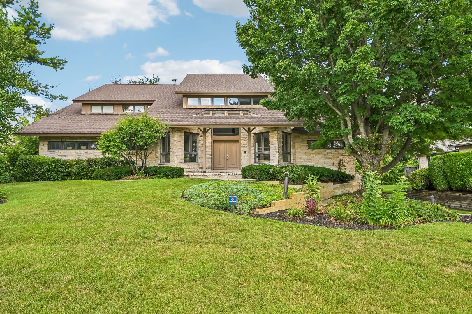 2nd image of 8420 Evergreen Ln, Darien, IL 60561 | MLS# 12708656