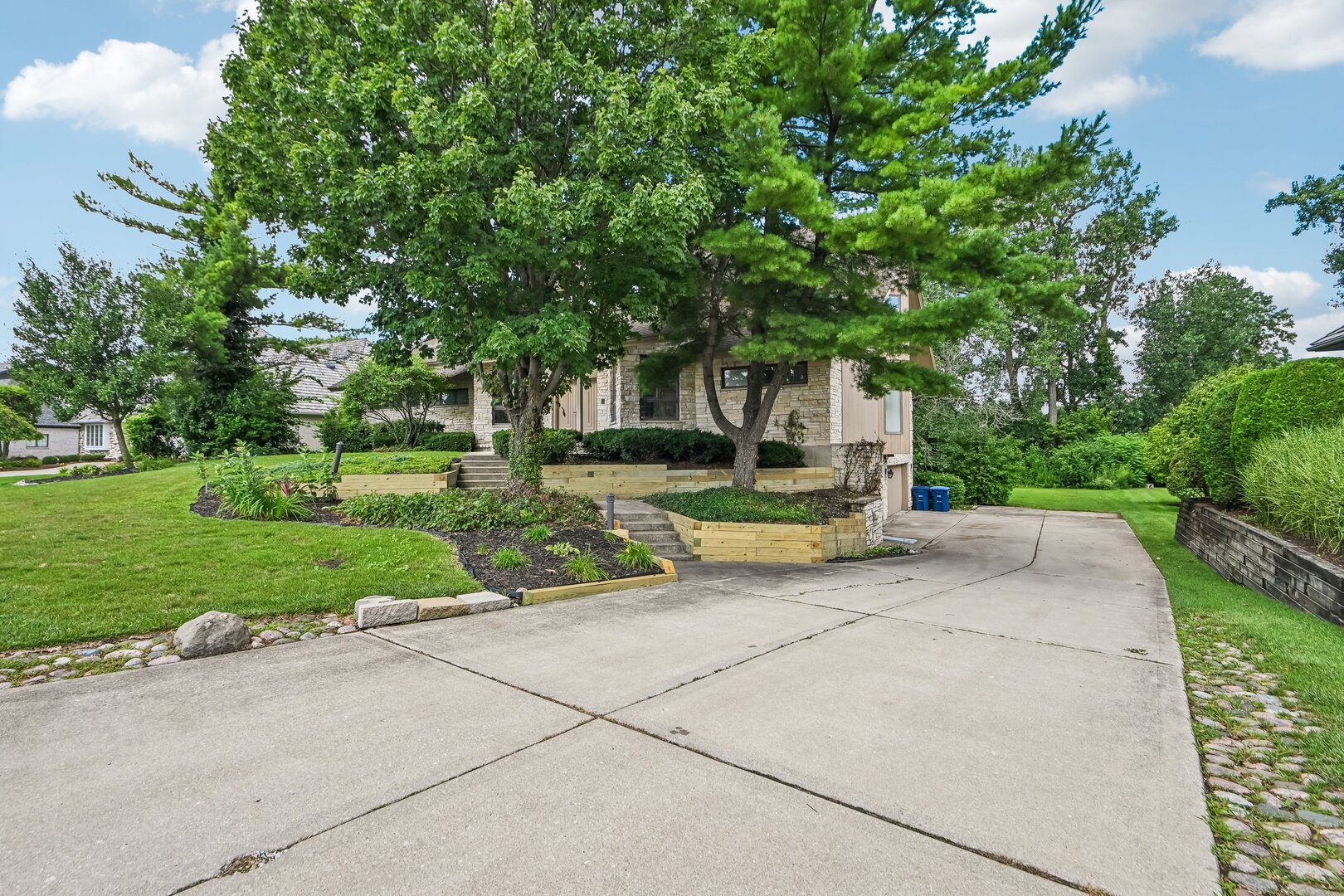 4th image of 8420 Evergreen Ln, Darien, IL 60561 | MLS# 12708656