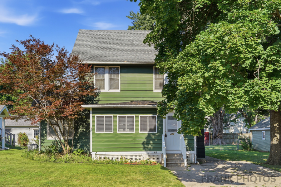 Homes for sale in Dixon, IL | 417 2nd Ave, Dixon, IL 61021 | MLS# 12708687