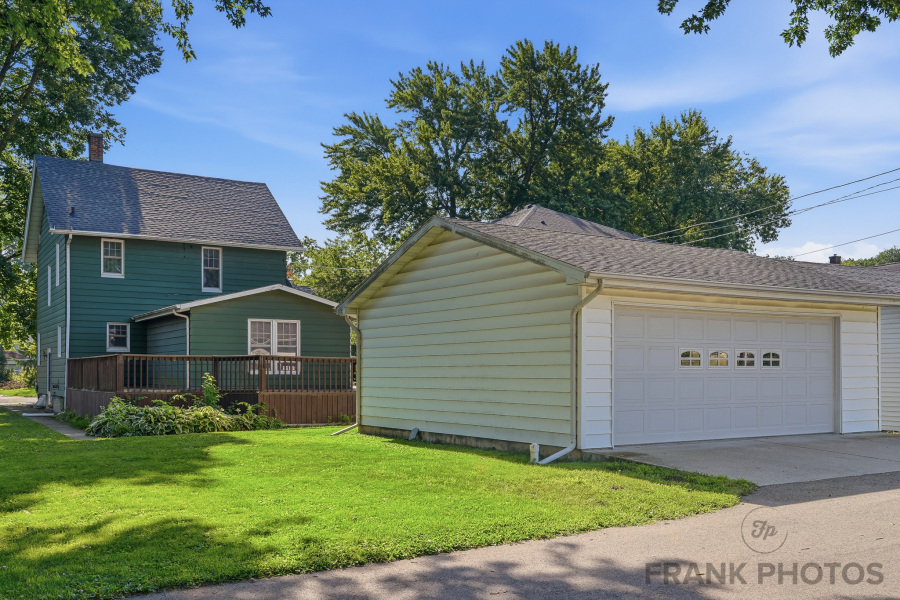 Homes for sale in Dixon, IL | 417 2Nd Ave, Dixon, IL 61021 | MLS# 12708687