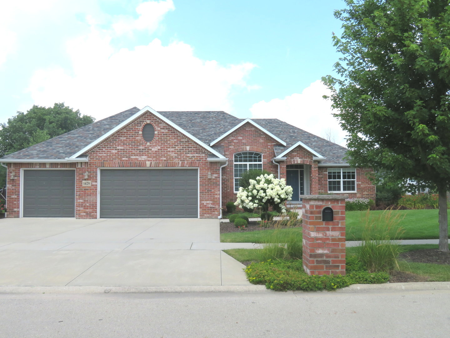 2nd image of 1428 Lakeside Ln, Morris, IL 60450 | MLS# 12708696