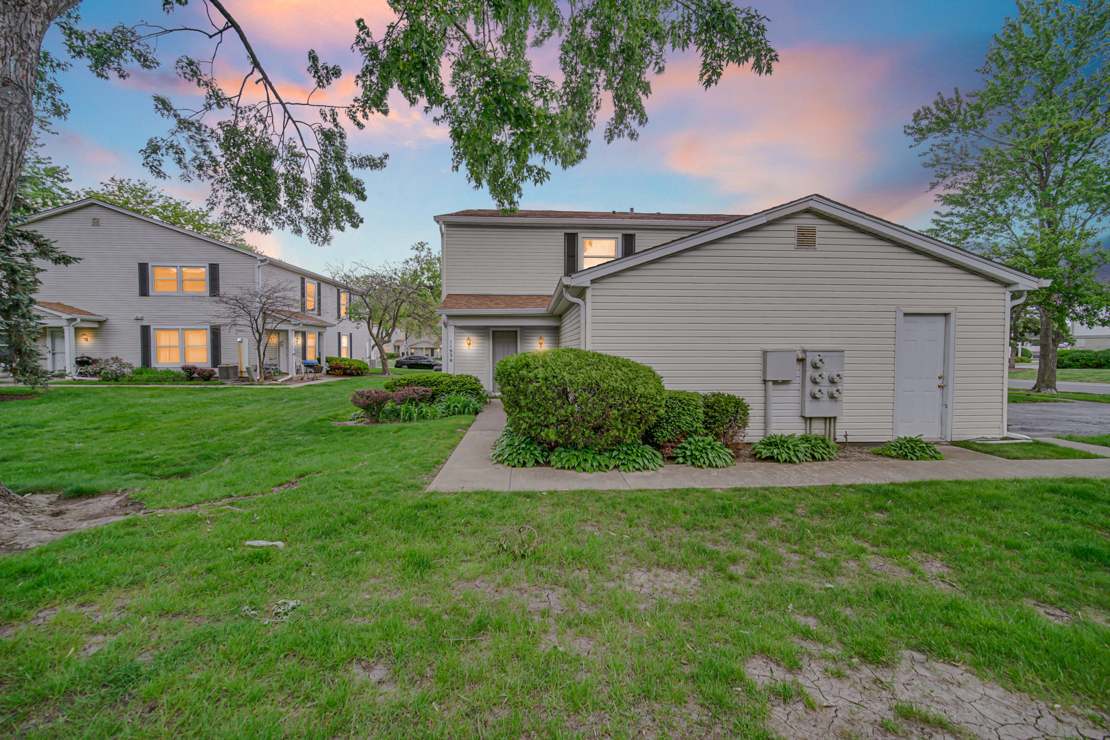Homes for sale in Palatine, IL | 1193 E Barberry Ln #B, Palatine, IL 60074 | MLS# 12708730