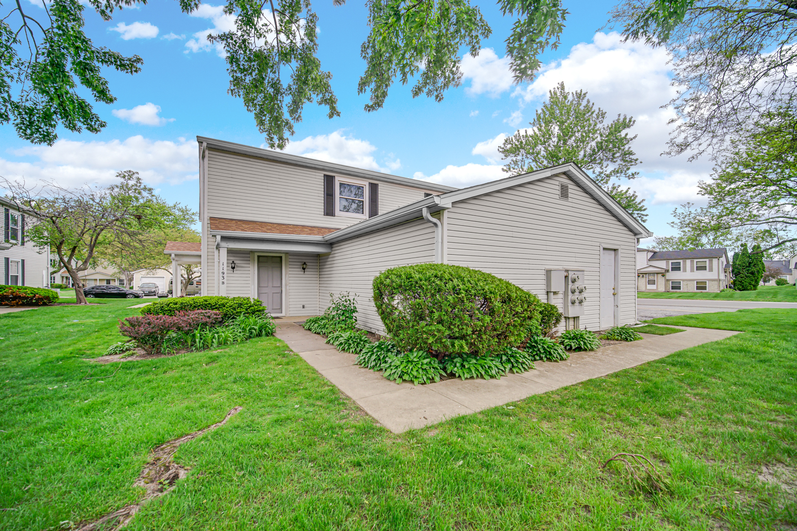 Homes for sale in Palatine, IL | 1193 E Barberry Ln #B, Palatine, IL 60074 | MLS# 12708730
