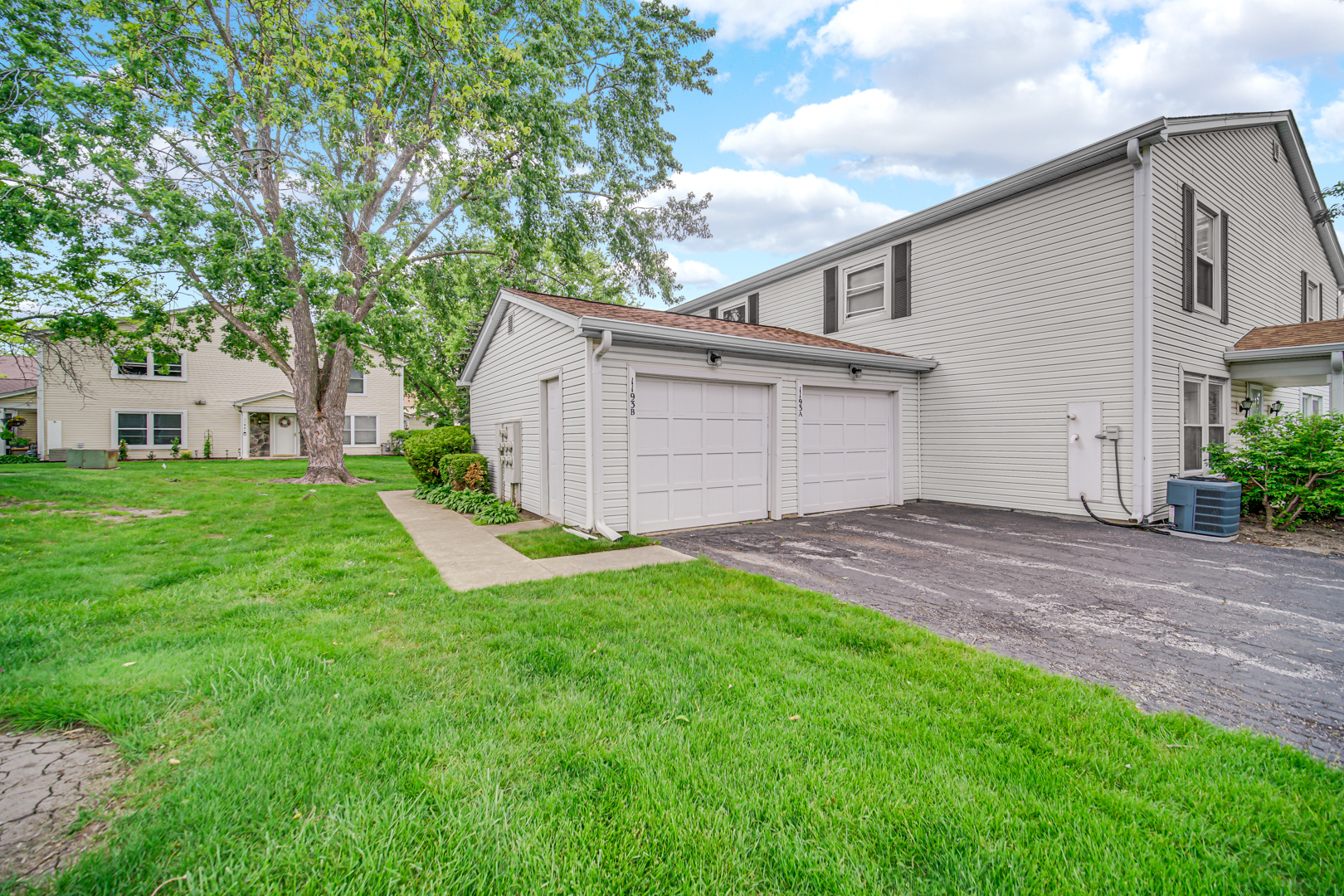 Homes for sale in Palatine, IL | 1193 E Barberry Ln, Palatine, IL 60074