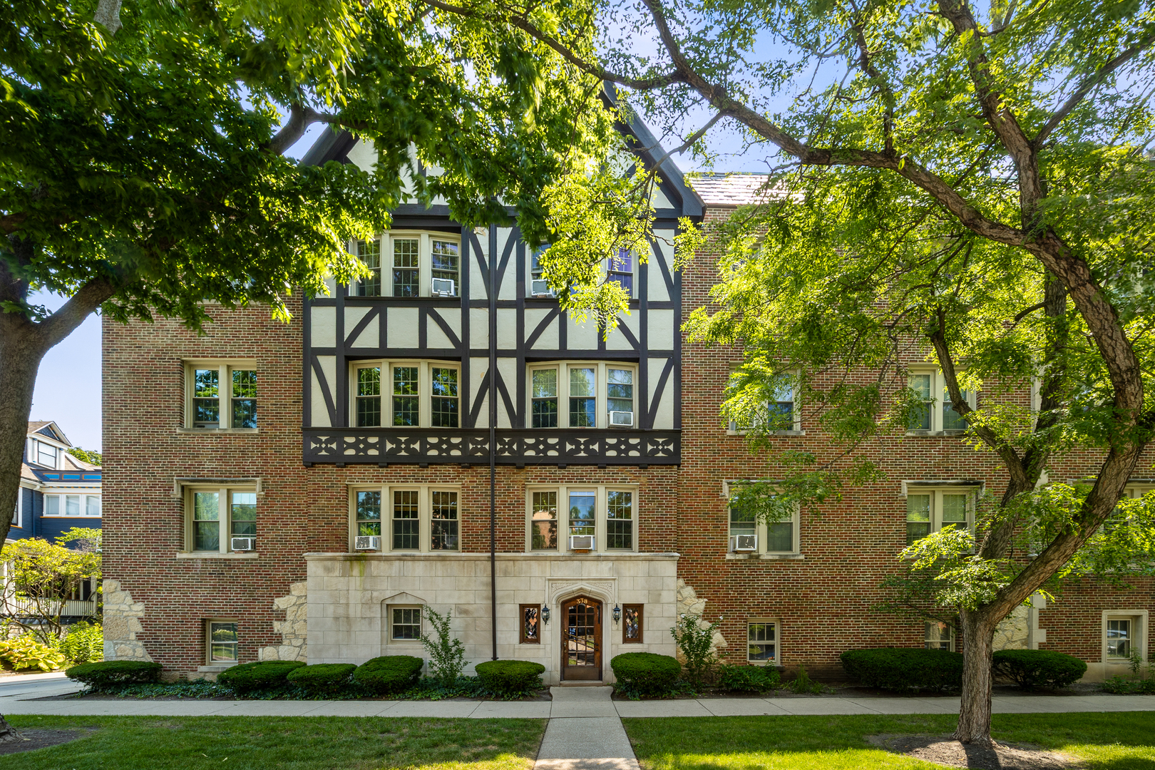 Homes for sale in Oak Park, IL | 338 S East Ave #3N, Oak Park, IL 60302 | MLS# 12708814