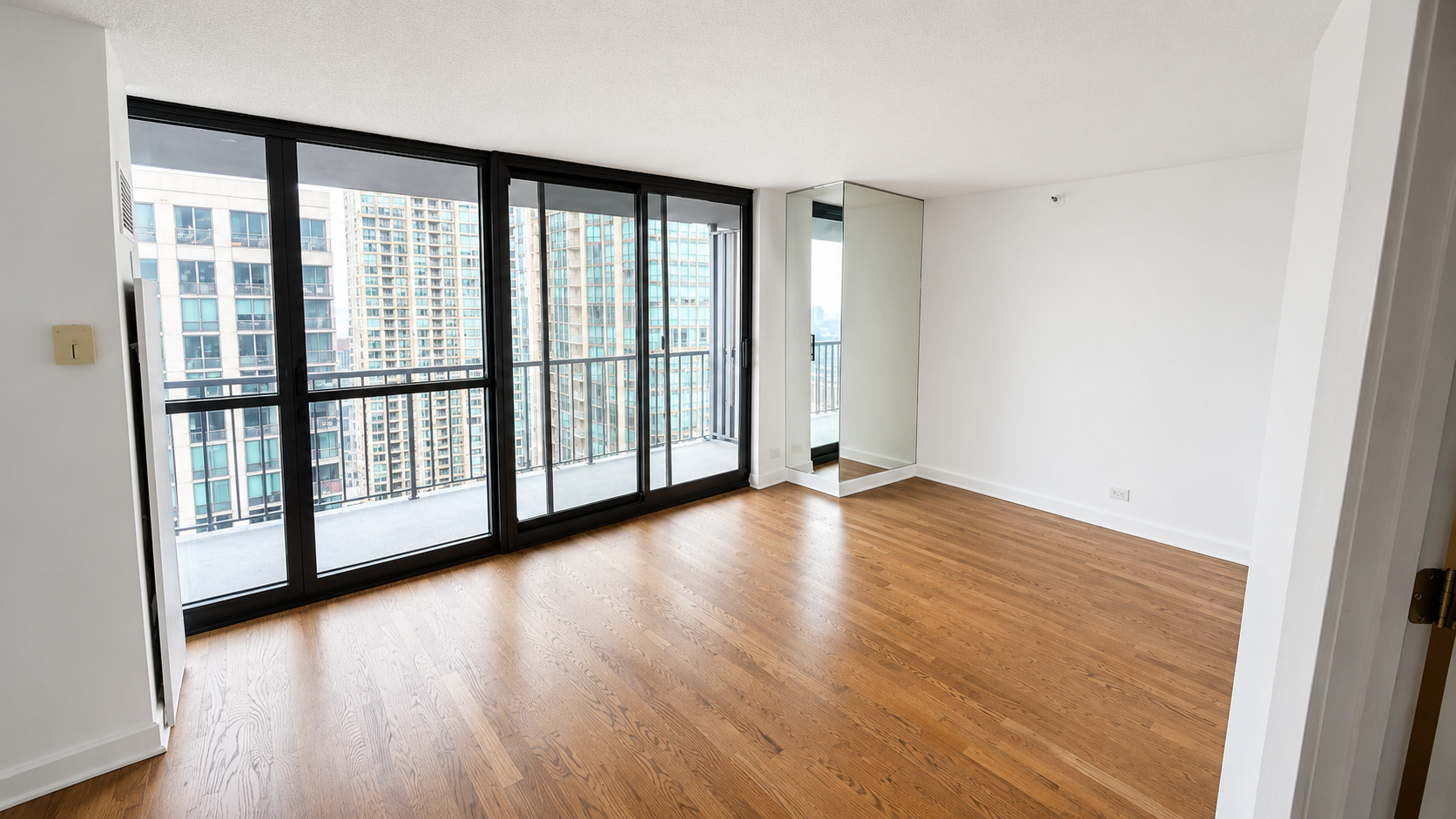 4th image of 10 E Ontario St #4007, Chicago, IL 60611 | MLS# 12708830