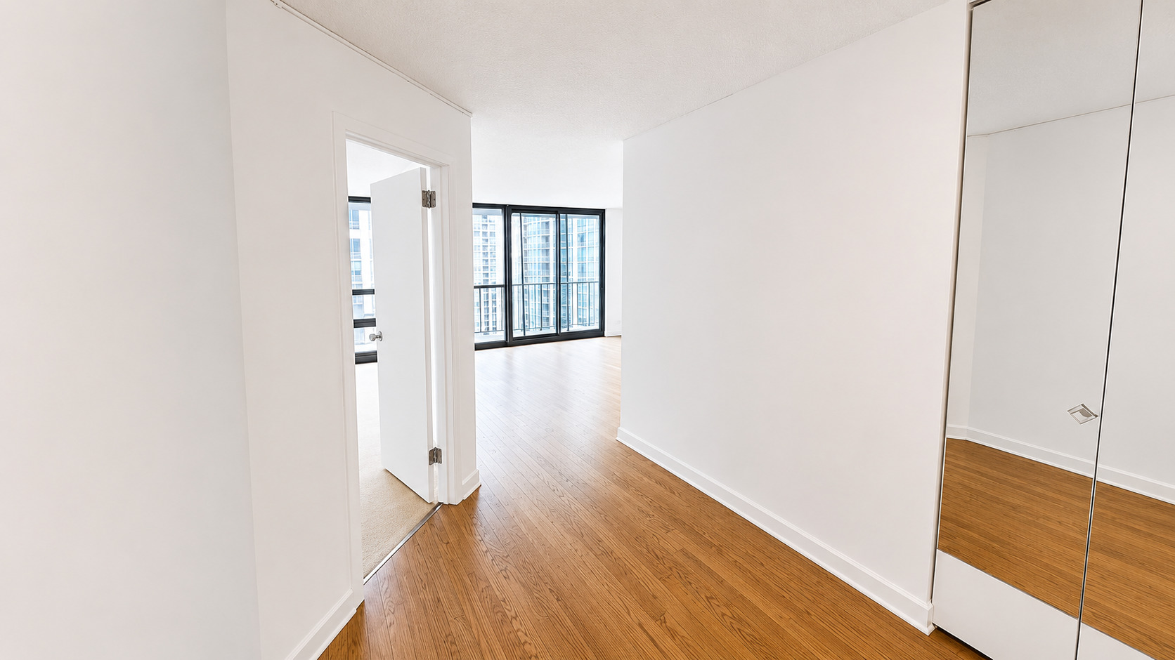 5th image of 10 E Ontario St #4007, Chicago, IL 60611 | MLS# 12708830