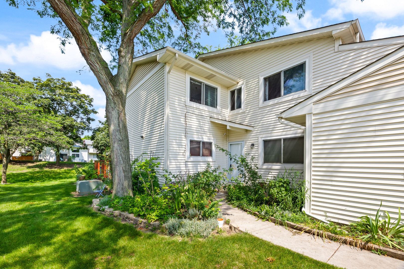 Homes for sale in Vernon Hills, IL | 1044 Cumberland Ct, Vernon Hills, IL 60061 | MLS# 12708840