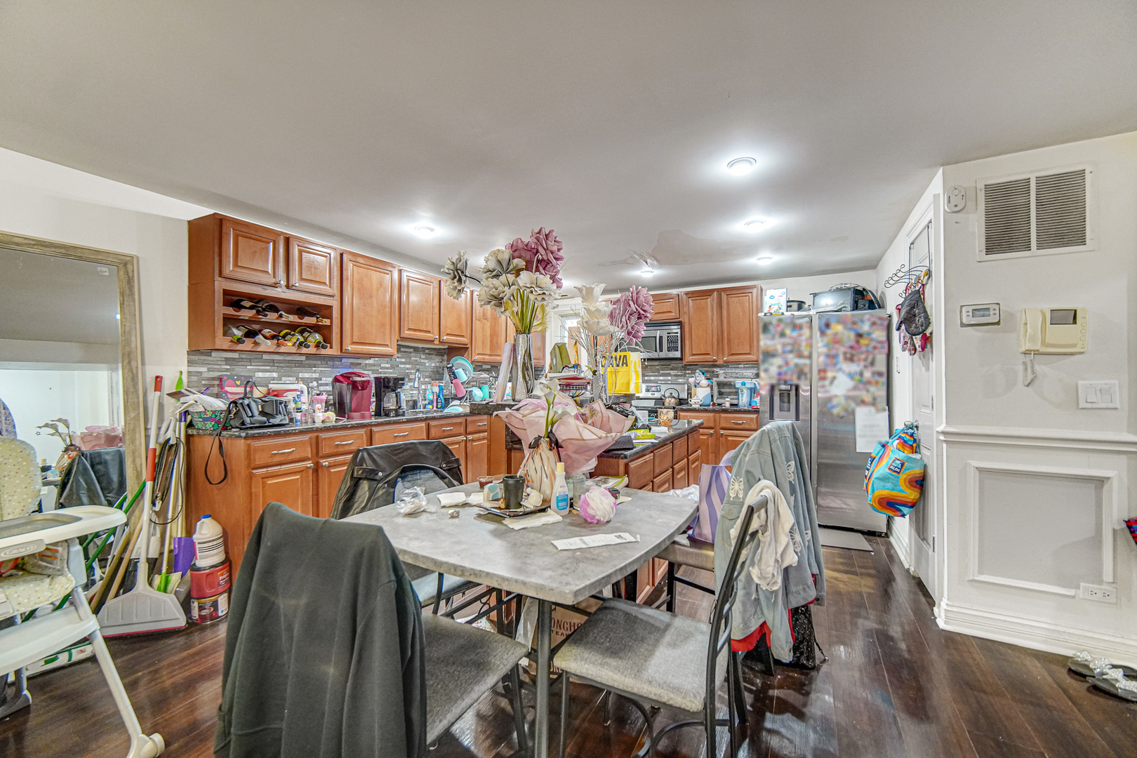 5th image of 7020 S Paxton Ave, Chicago, IL 60649